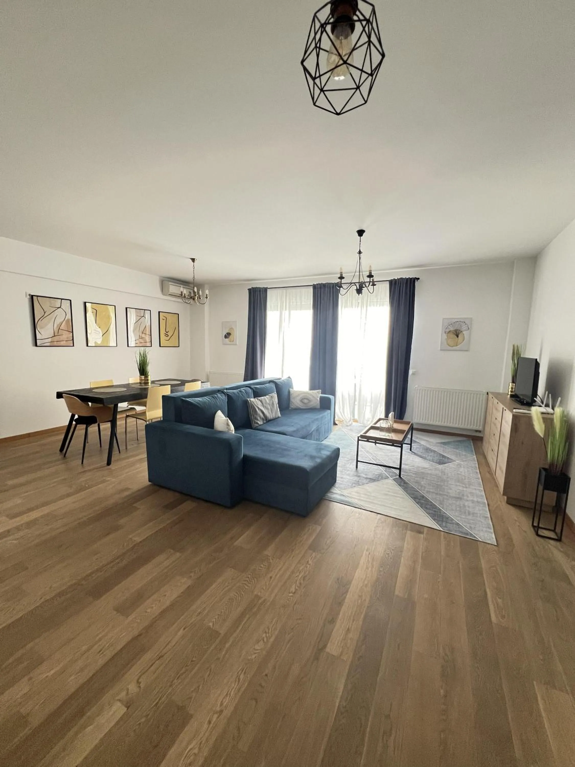 Communal lounge/ TV room in Upground Residence Apartments