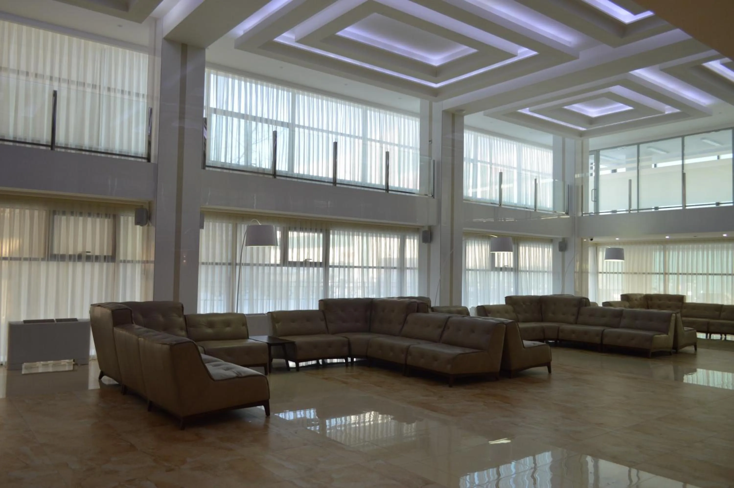 Communal lounge/ TV room in Apart Hotel 92/2