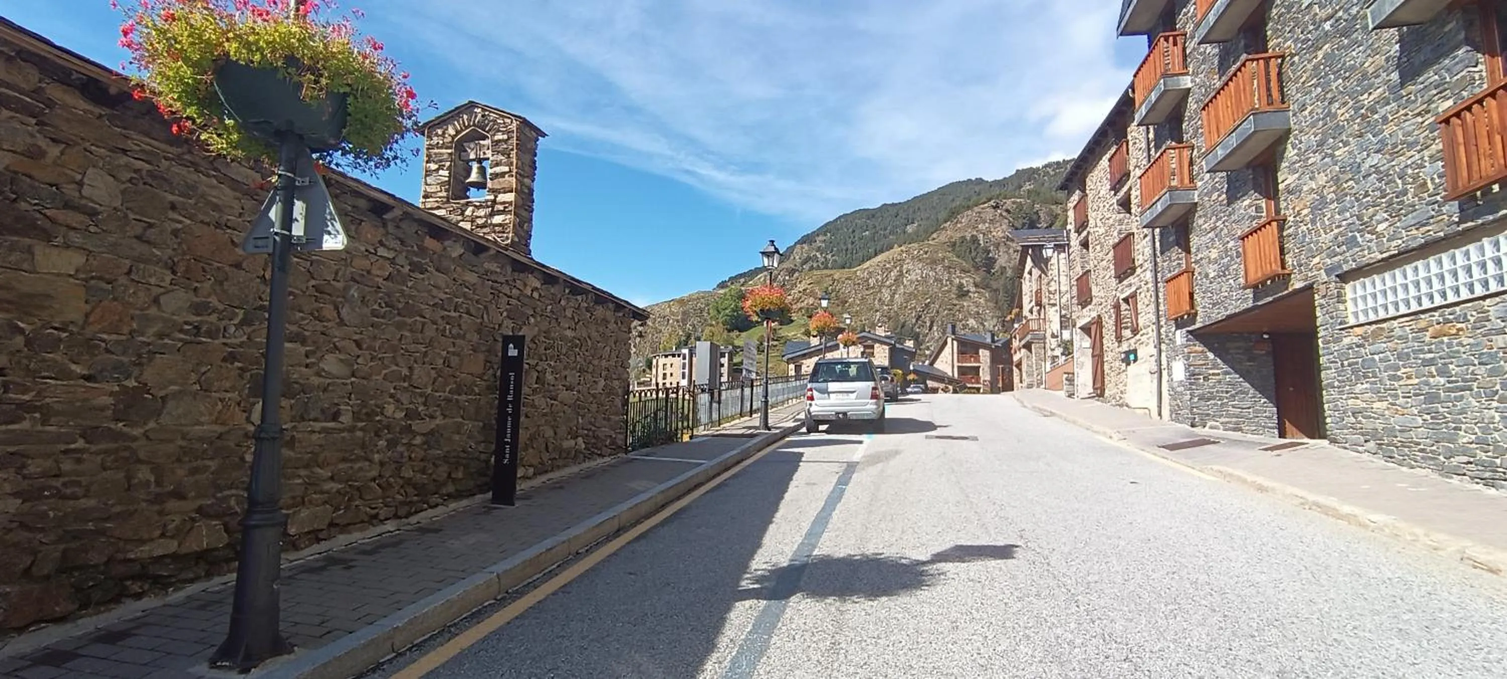 Property building in Apartamentos Ona Dorada el Tarter