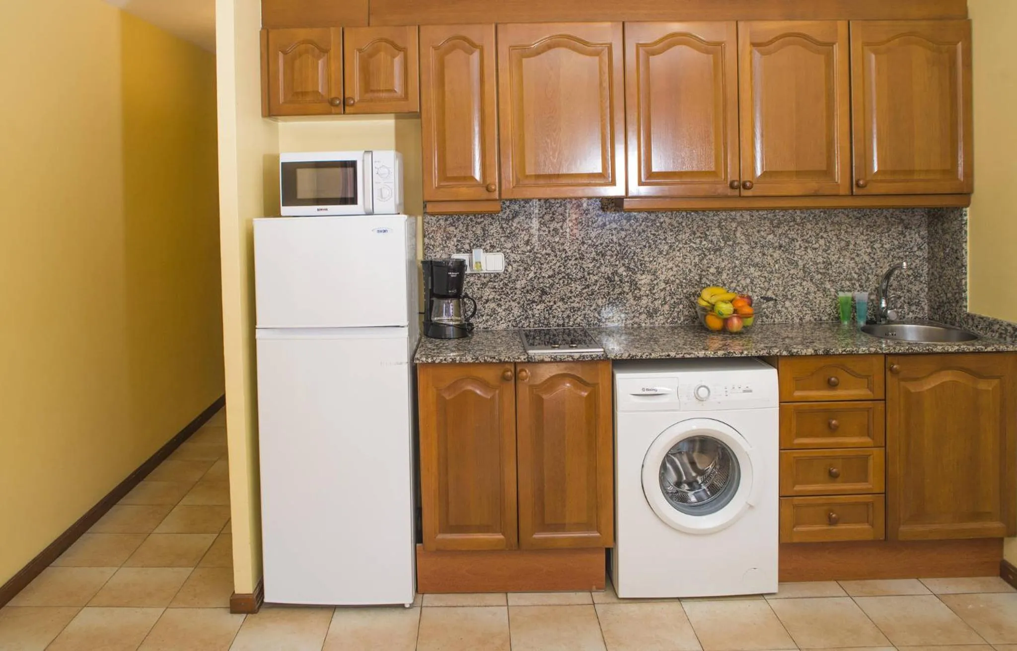 Coffee/tea facilities in Apartamentos Ona Dorada el Tarter