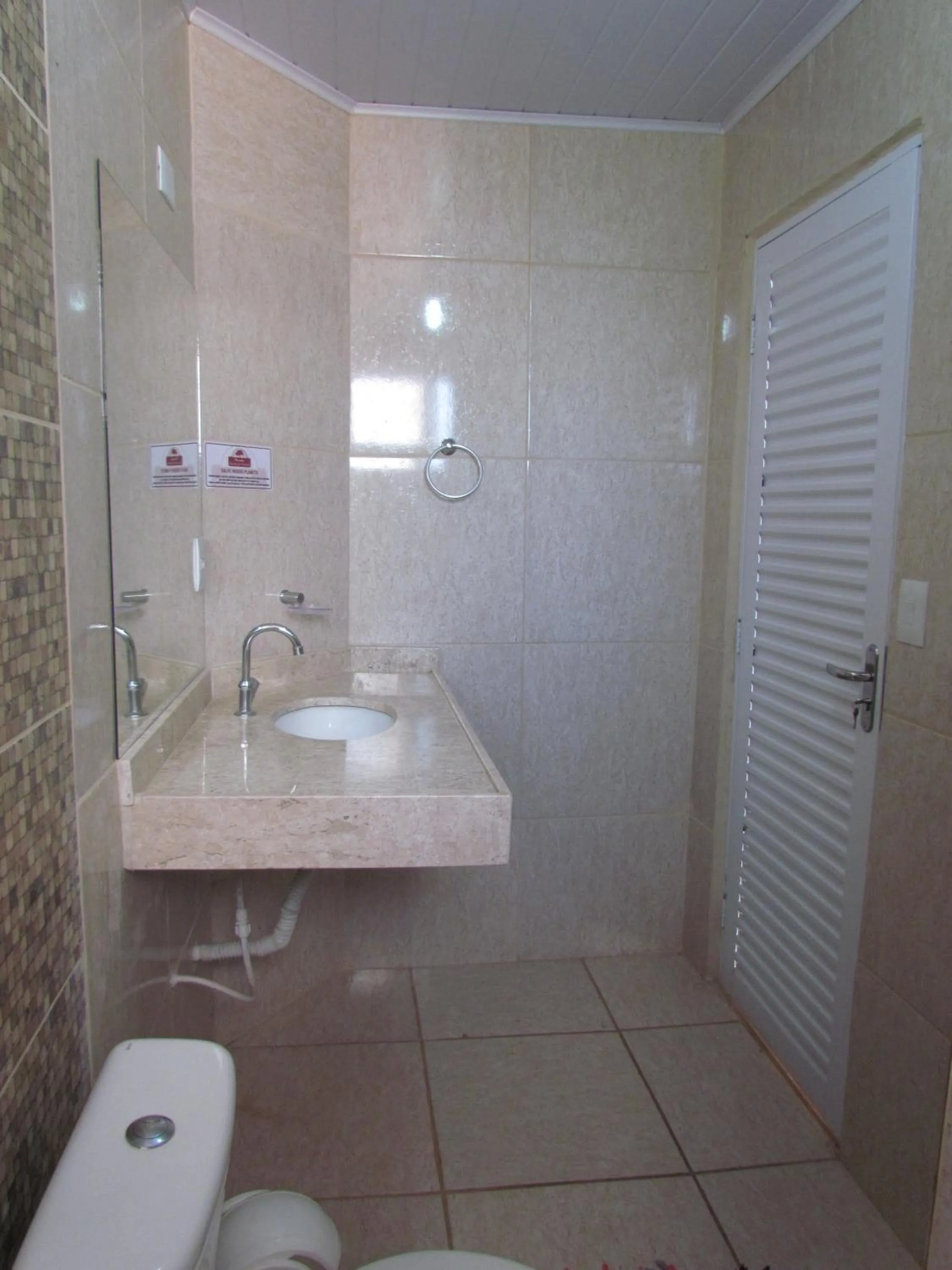 Shower in Pousada Quinta Das Aroeiras