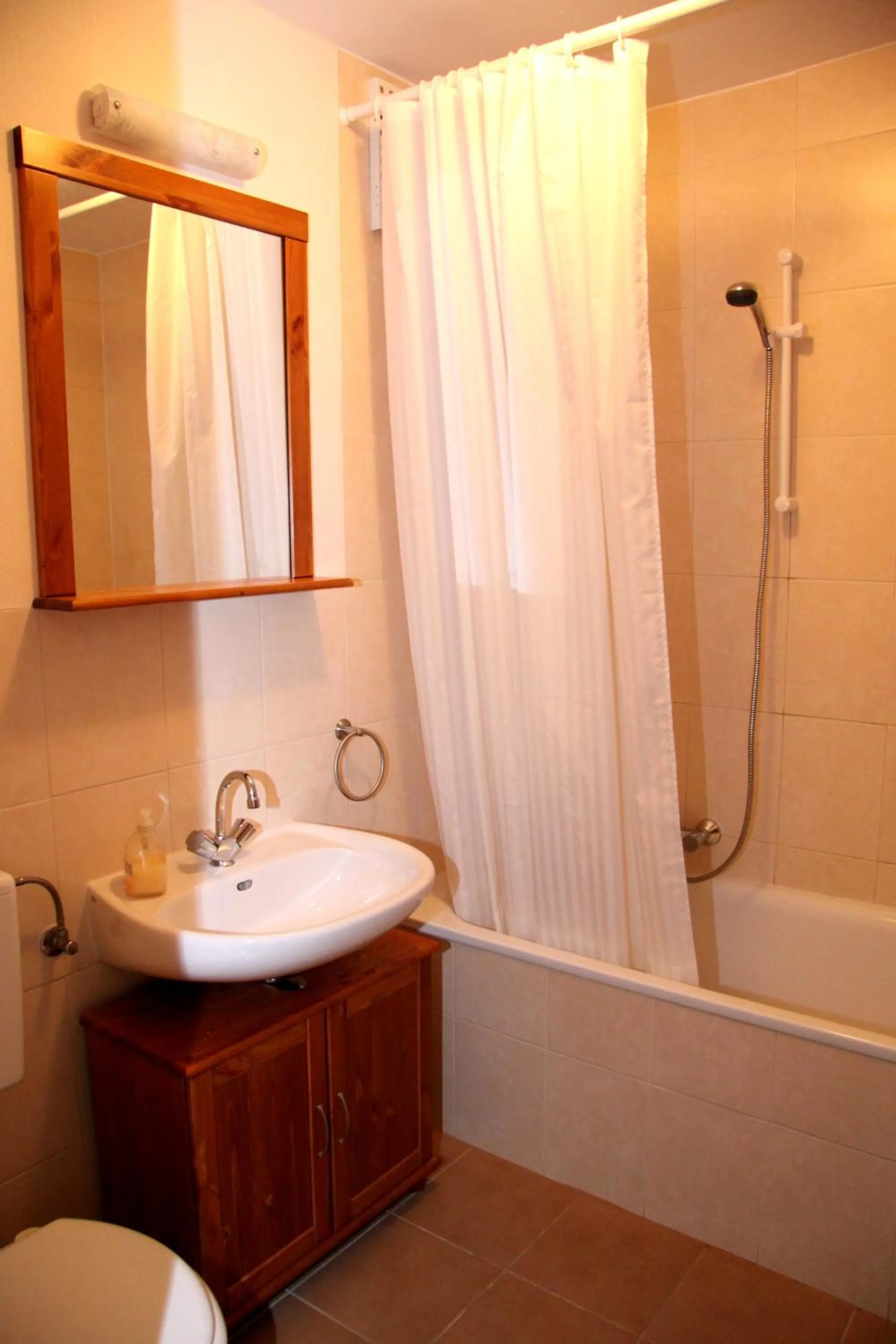 Shower in FeWo Bonnita - Nähe UN-Campus u. WCCB