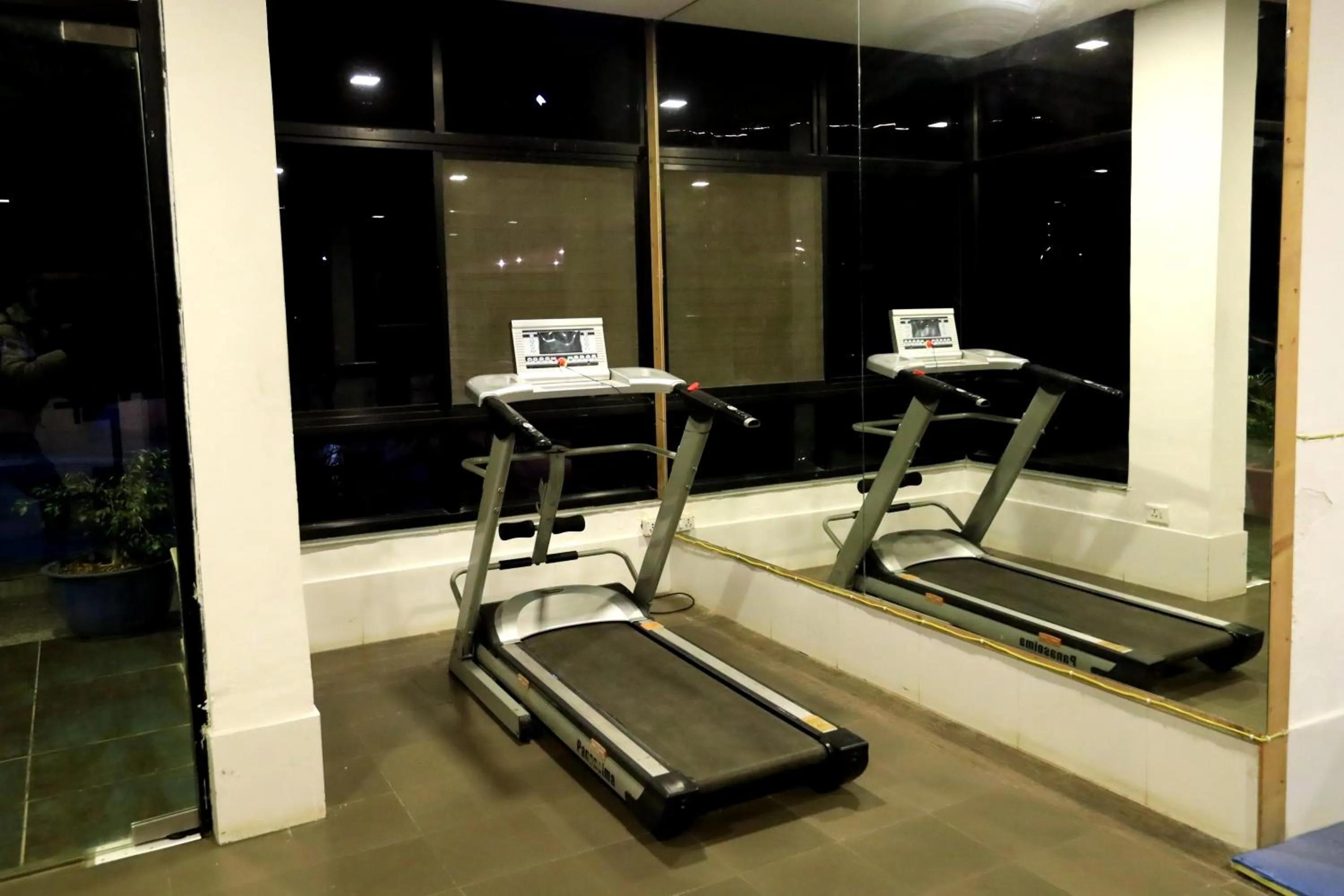 Fitness centre/facilities in Hummingbird Resort