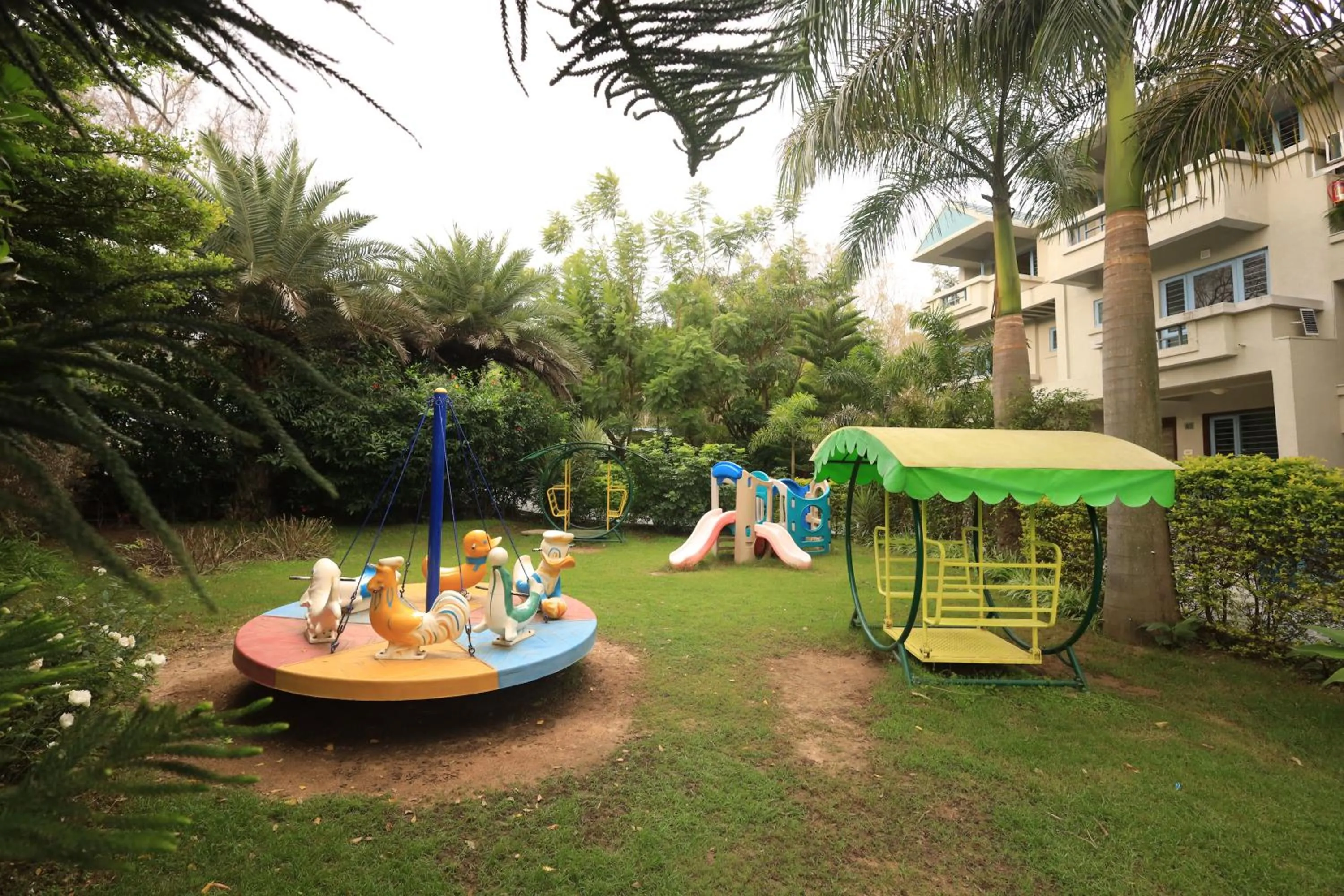 Children play ground in Hummingbird Resort