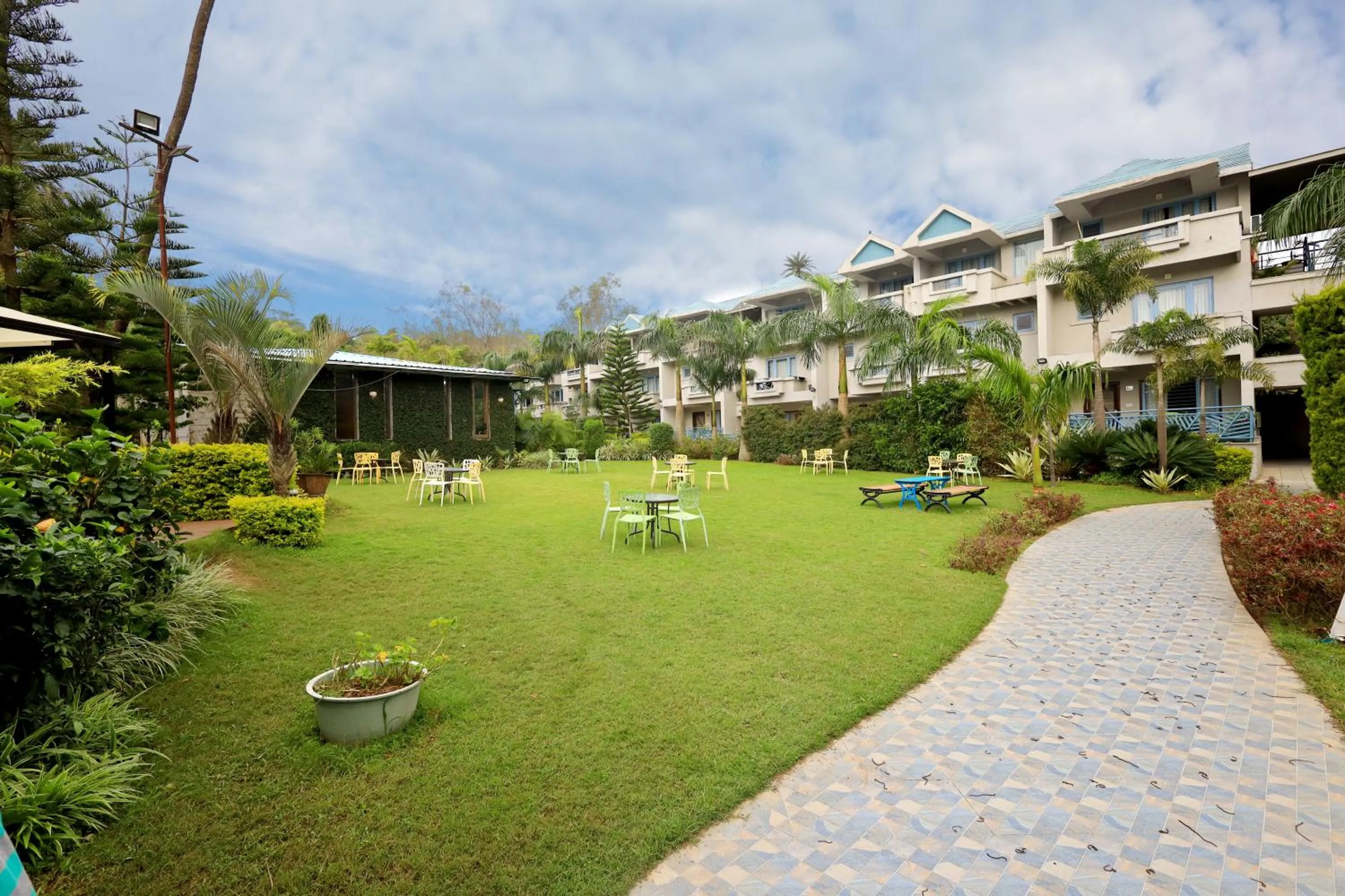 Garden in Hummingbird Resort