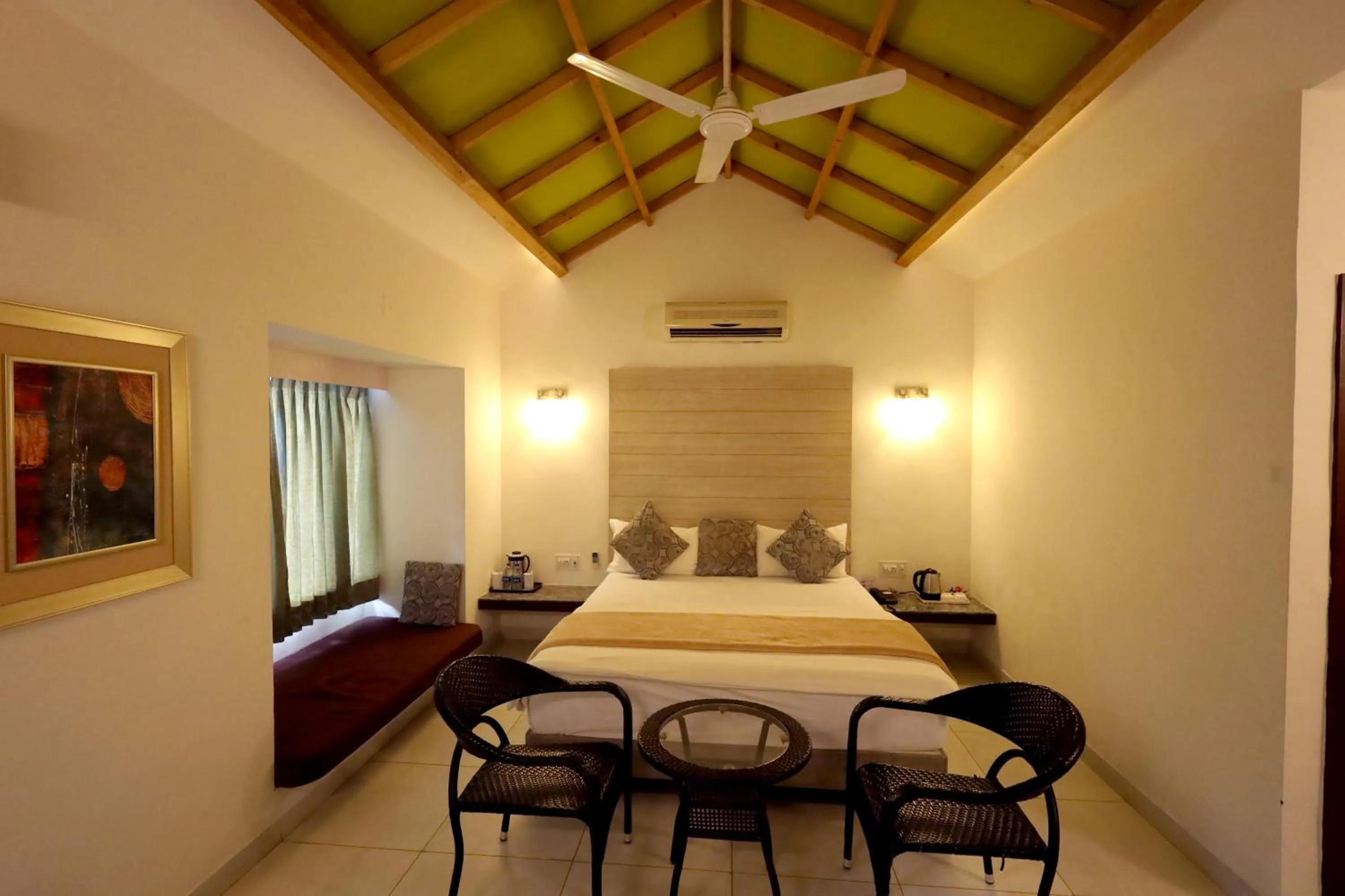 Bedroom, Bed in Hummingbird Resort