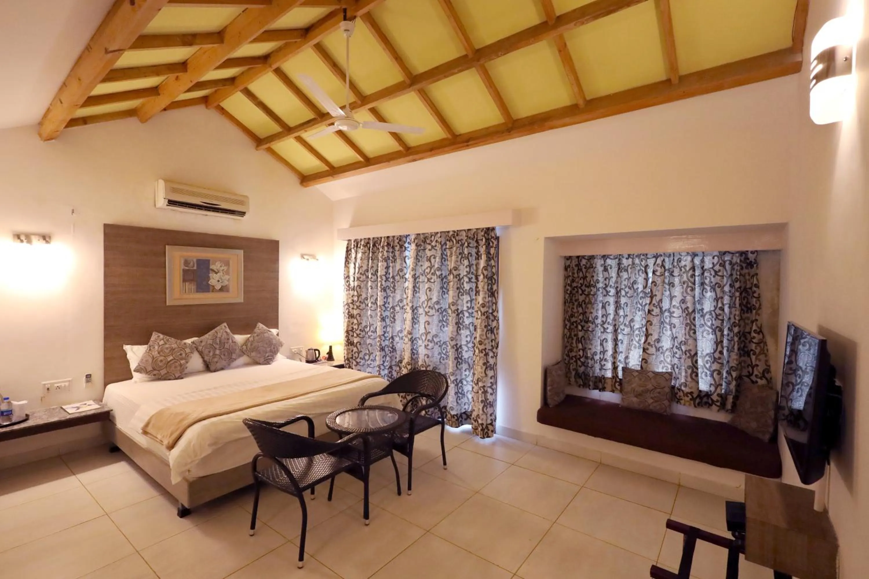 Bedroom, Bed in Hummingbird Resort