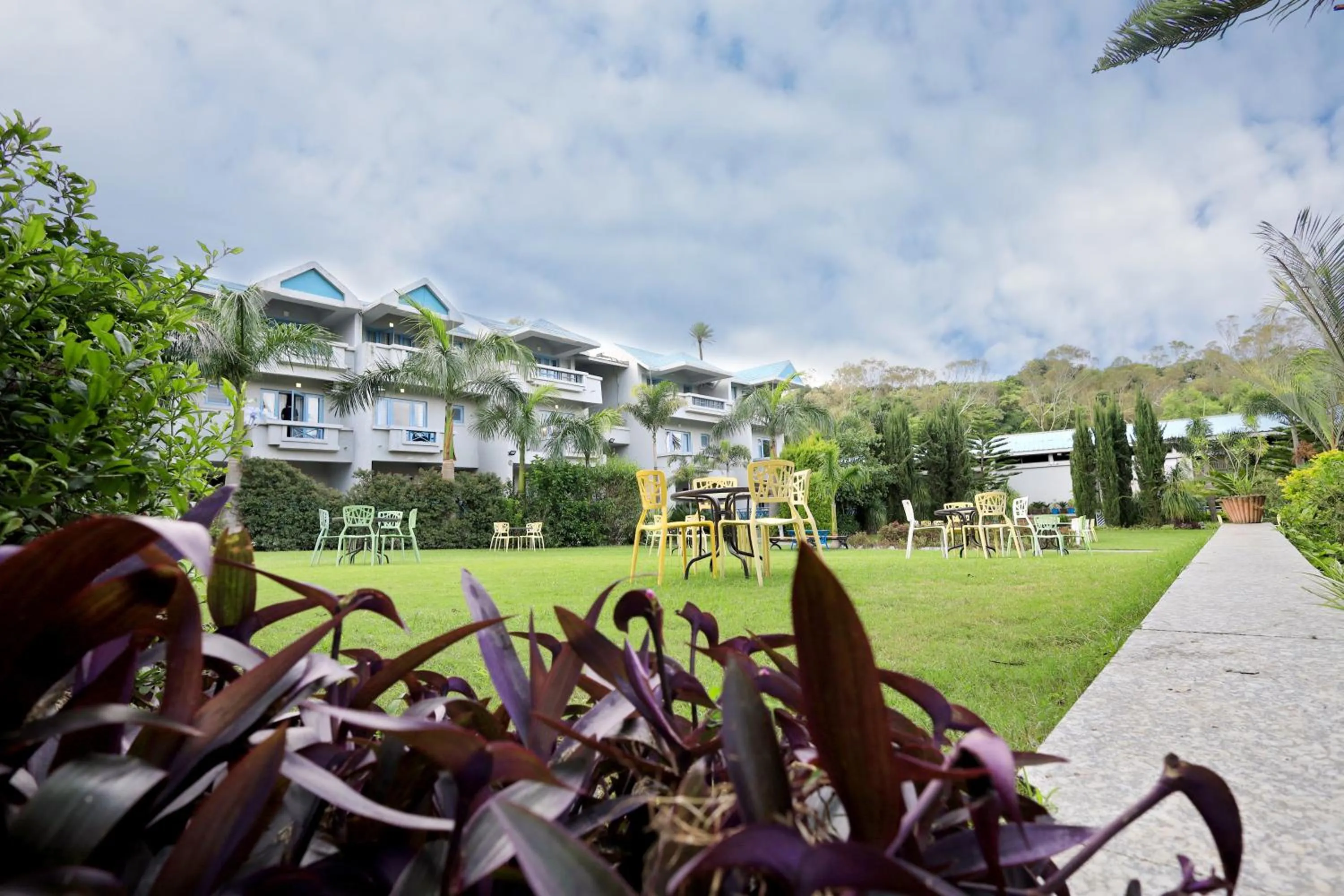 Garden view in Hummingbird Resort