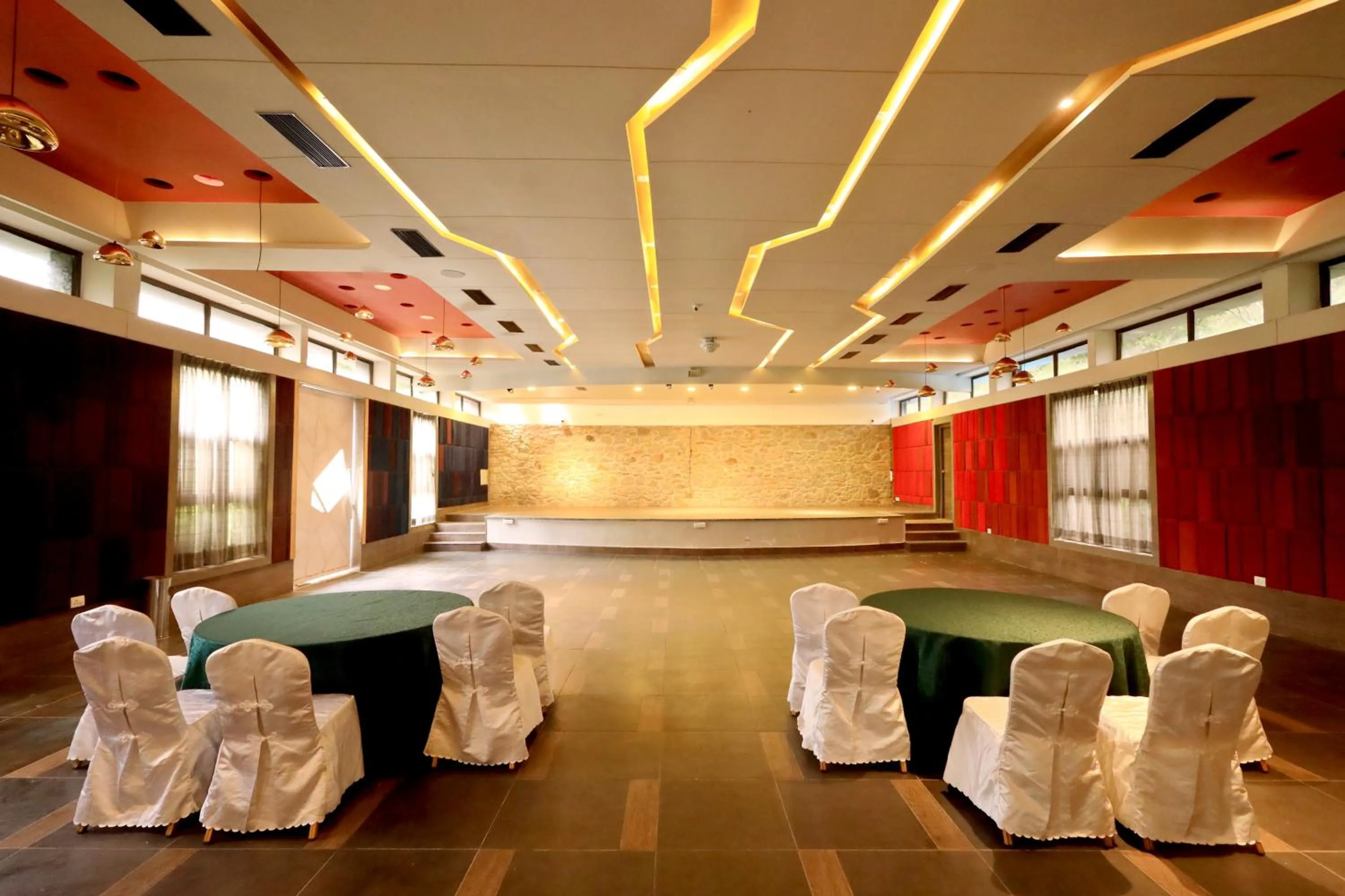 Banquet/Function facilities in Hummingbird Resort