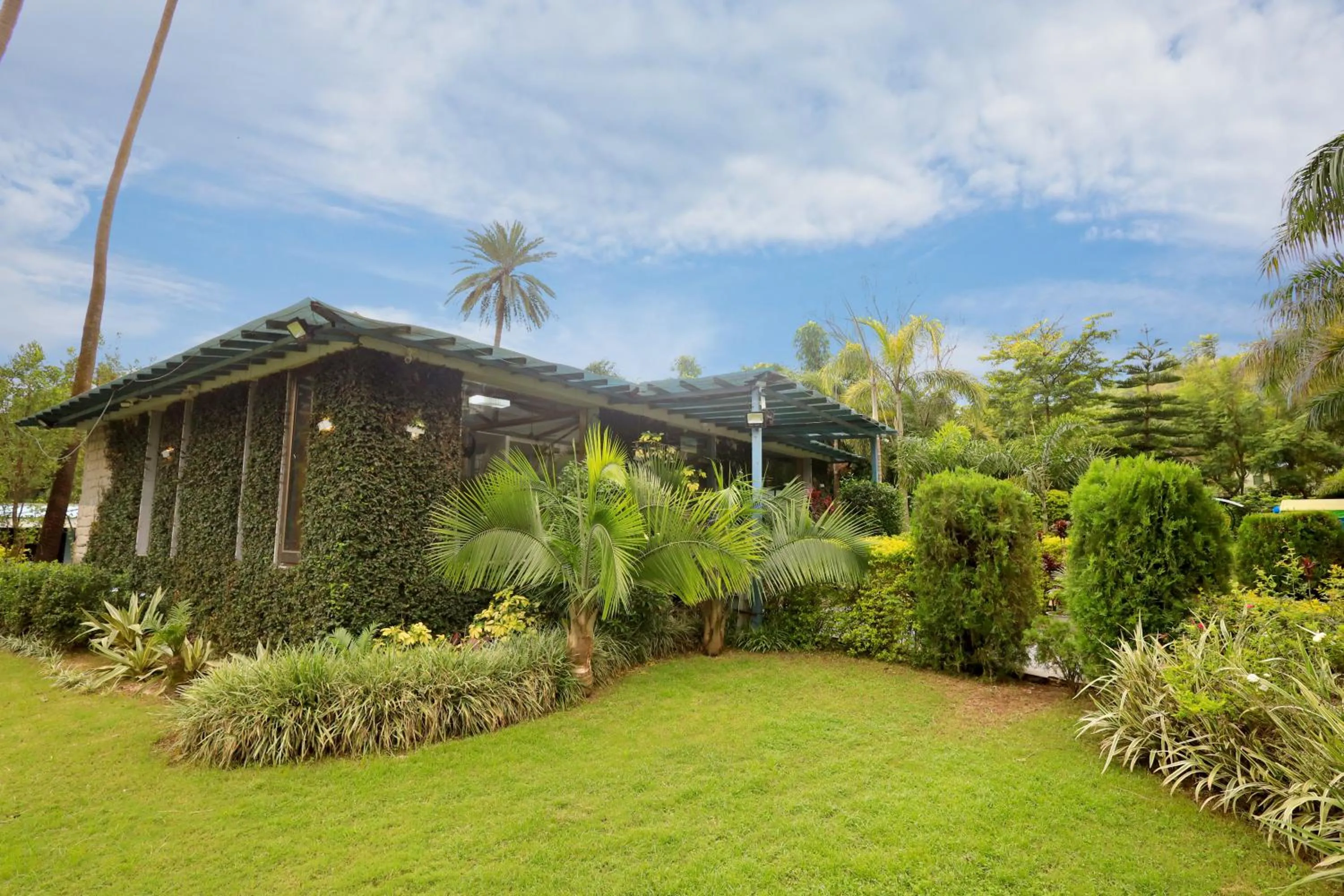 Garden in Hummingbird Resort