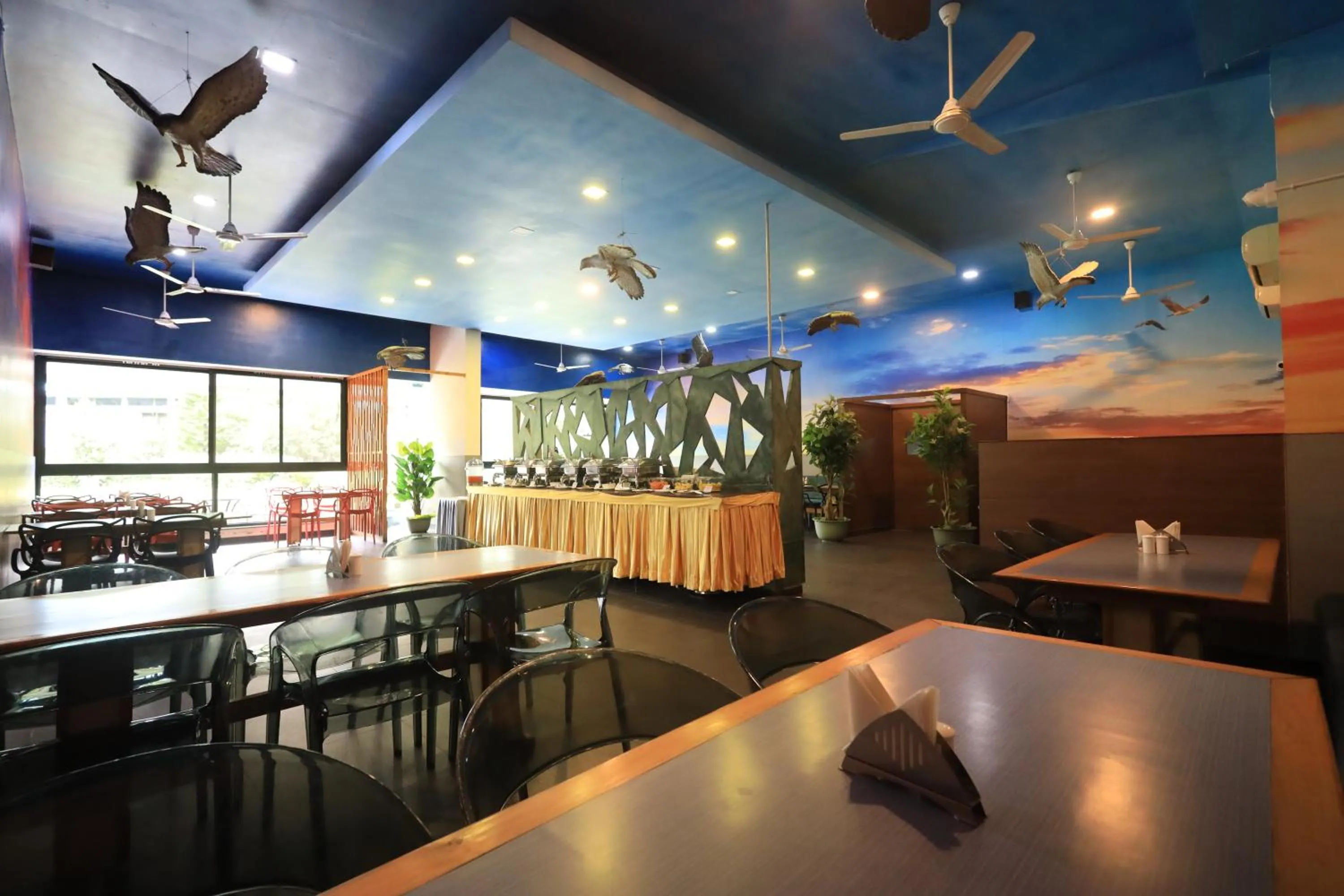 Restaurant/places to eat in Hummingbird Resort