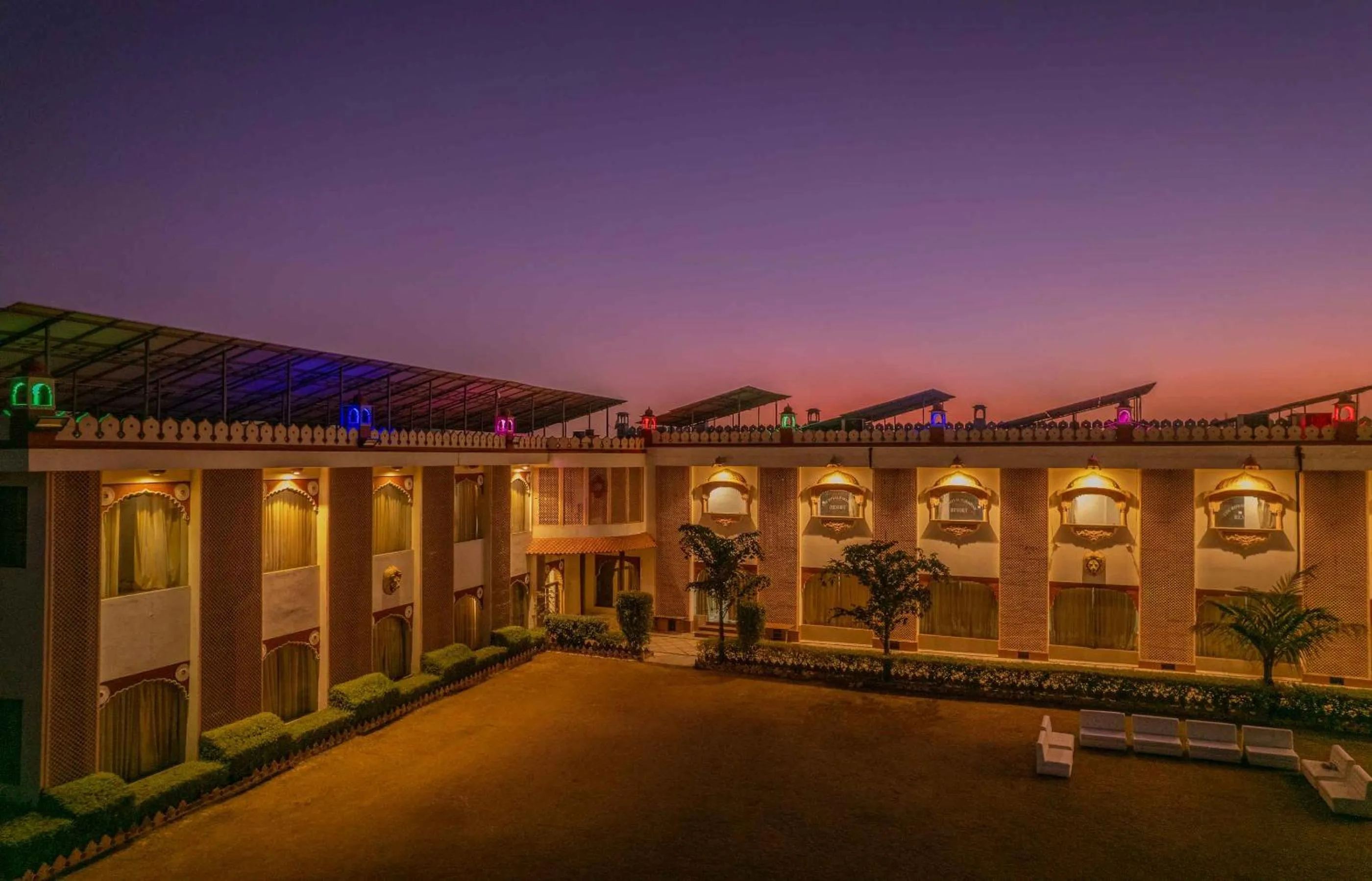 Property building in Hotel Royal Paradise