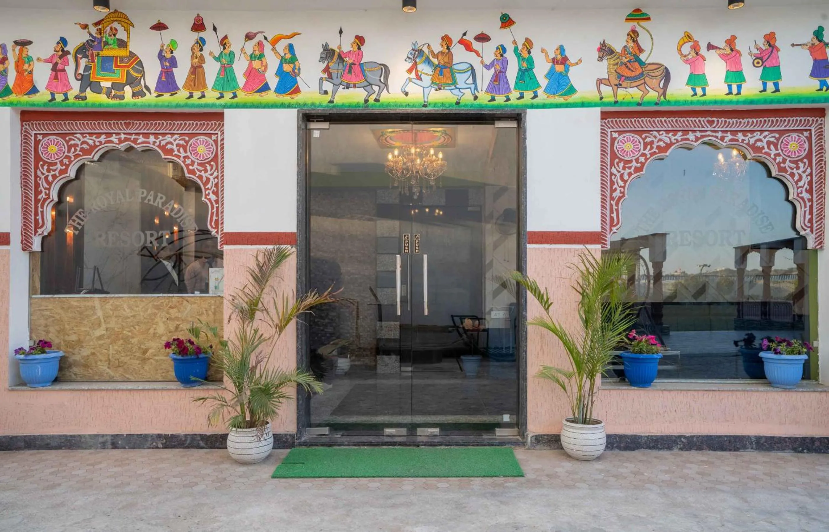 Restaurant/places to eat in Hotel Royal Paradise