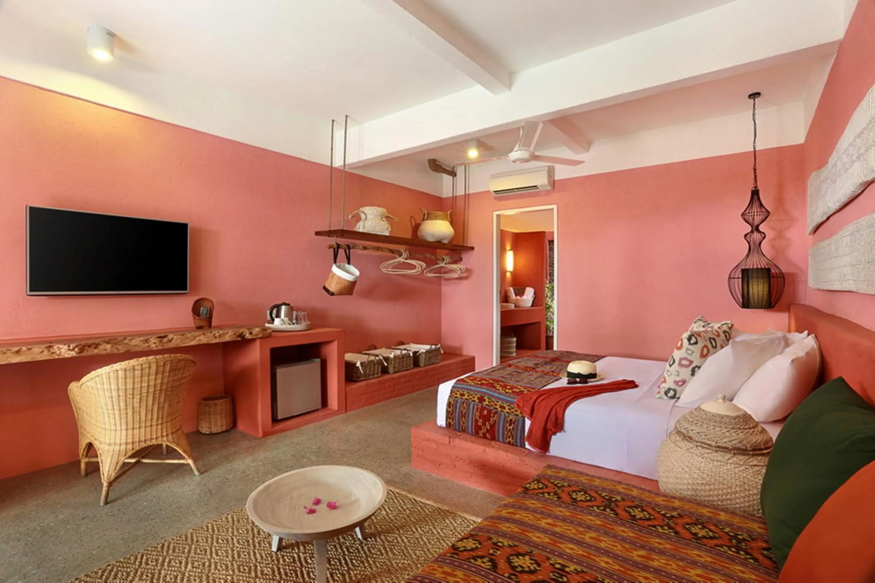 TV and multimedia in PinkCoco Gili Trawangan - Constant Surprises - for Cool Adults Only