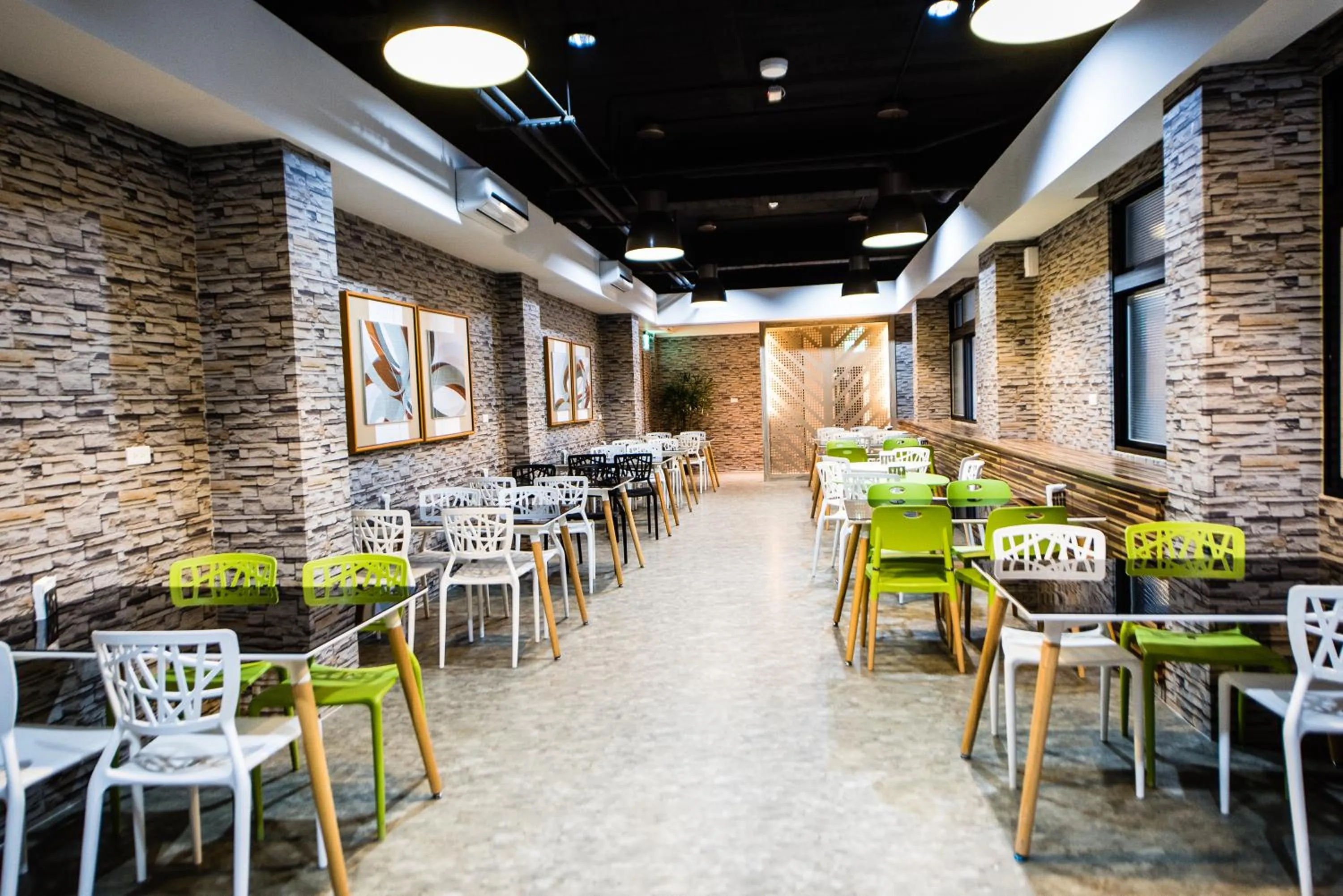 Restaurant/places to eat in SIX FUKUN HOTEL