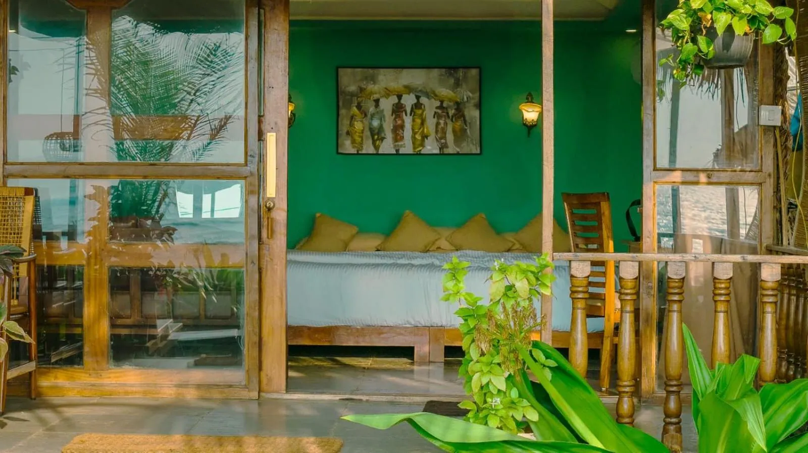 Mariposa Beach Grove