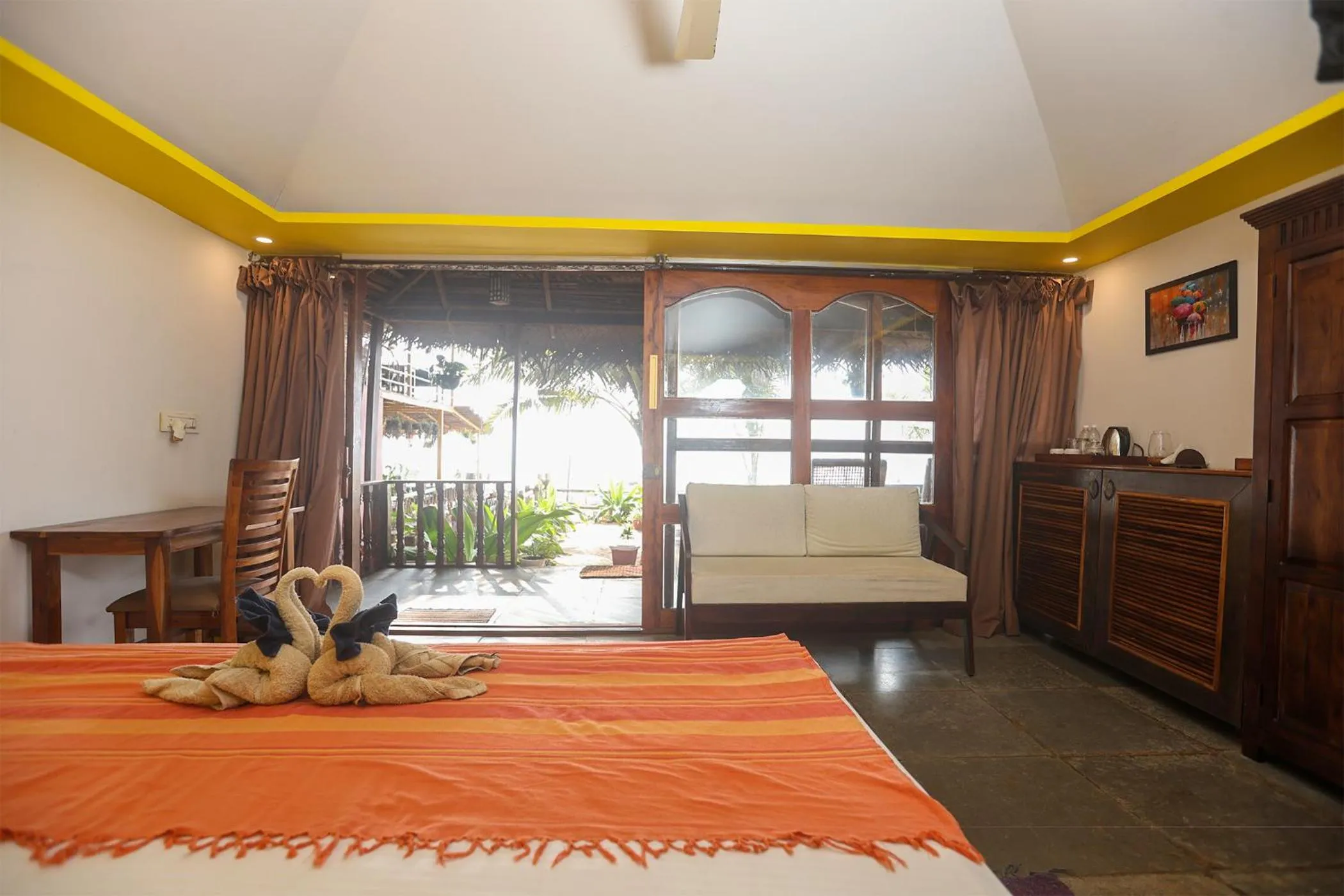 Bed in Mariposa Beach Grove