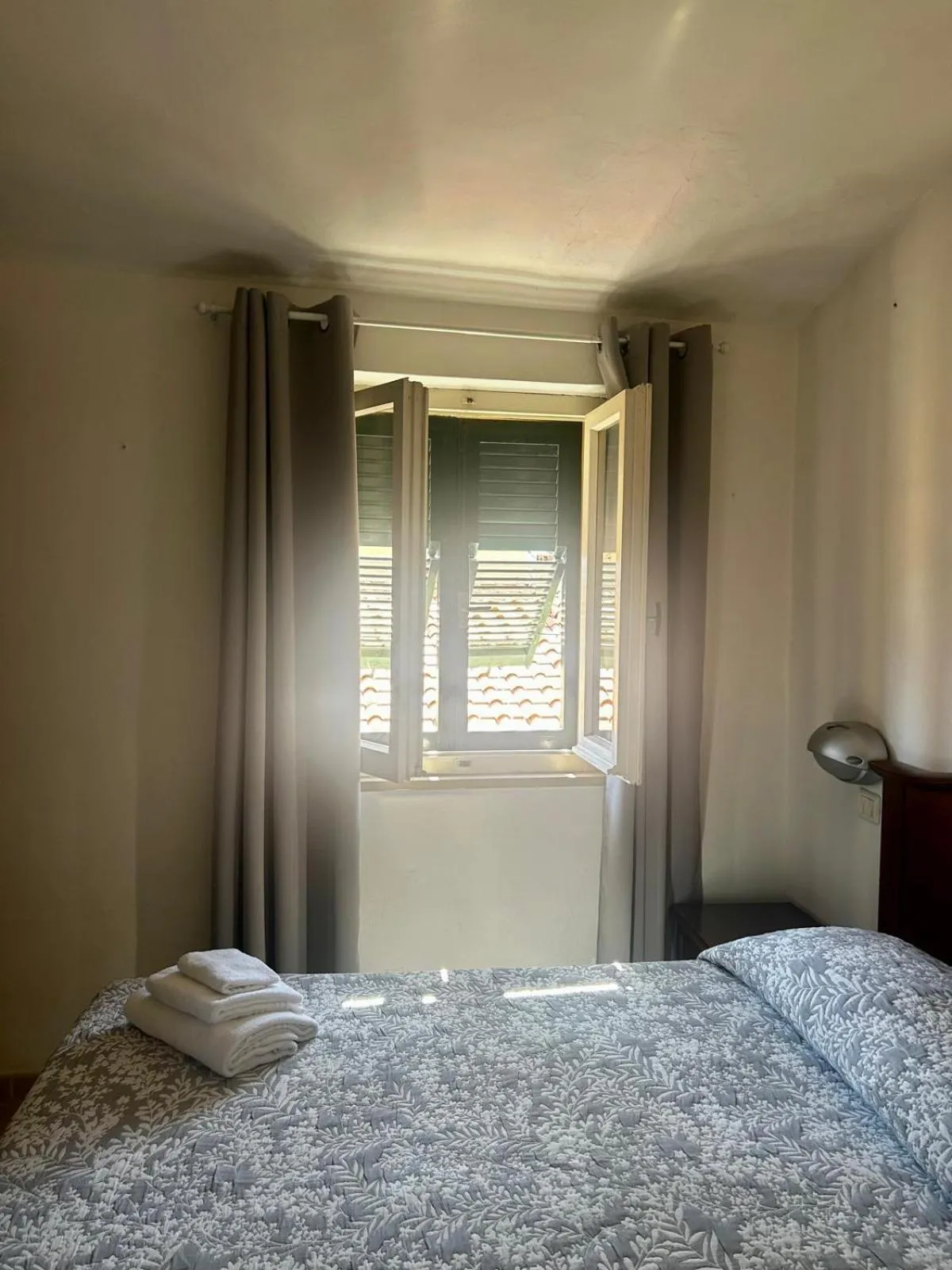 Bed in Albergo Ape Elbana