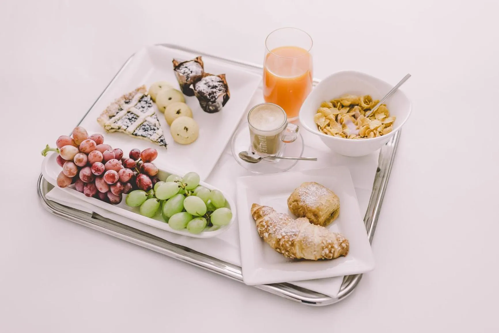 Breakfast in Suite 10 Home Design & Spa