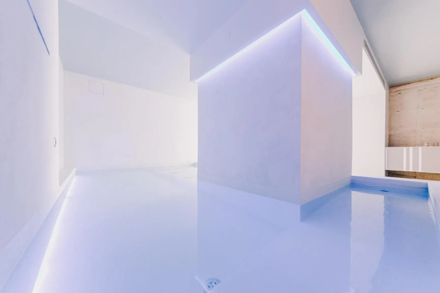 Swimming pool in Suite 10 Home Design & Spa