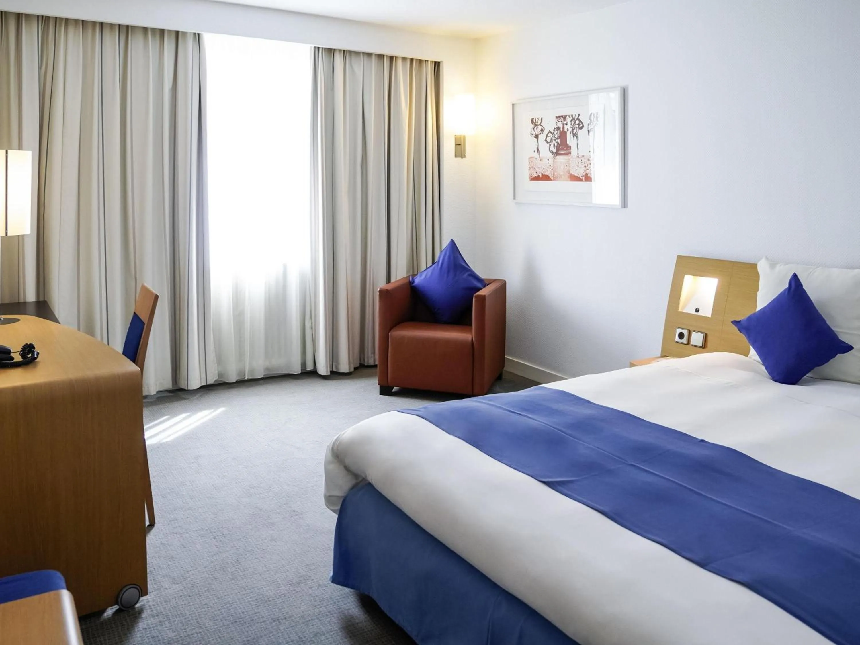 Bedroom, Bed in Novotel Andorra