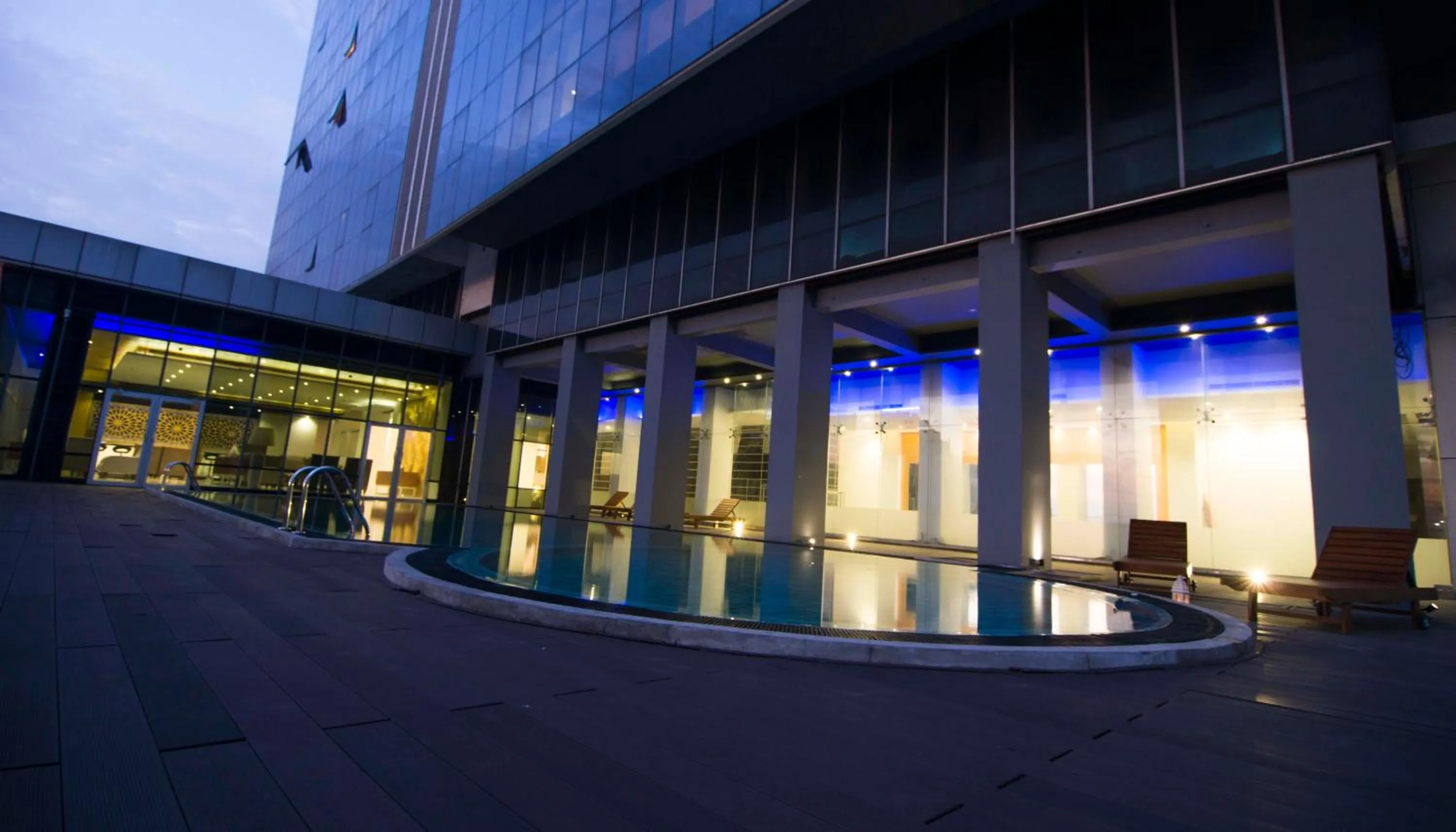 Facade/entrance in Platinum One Suites