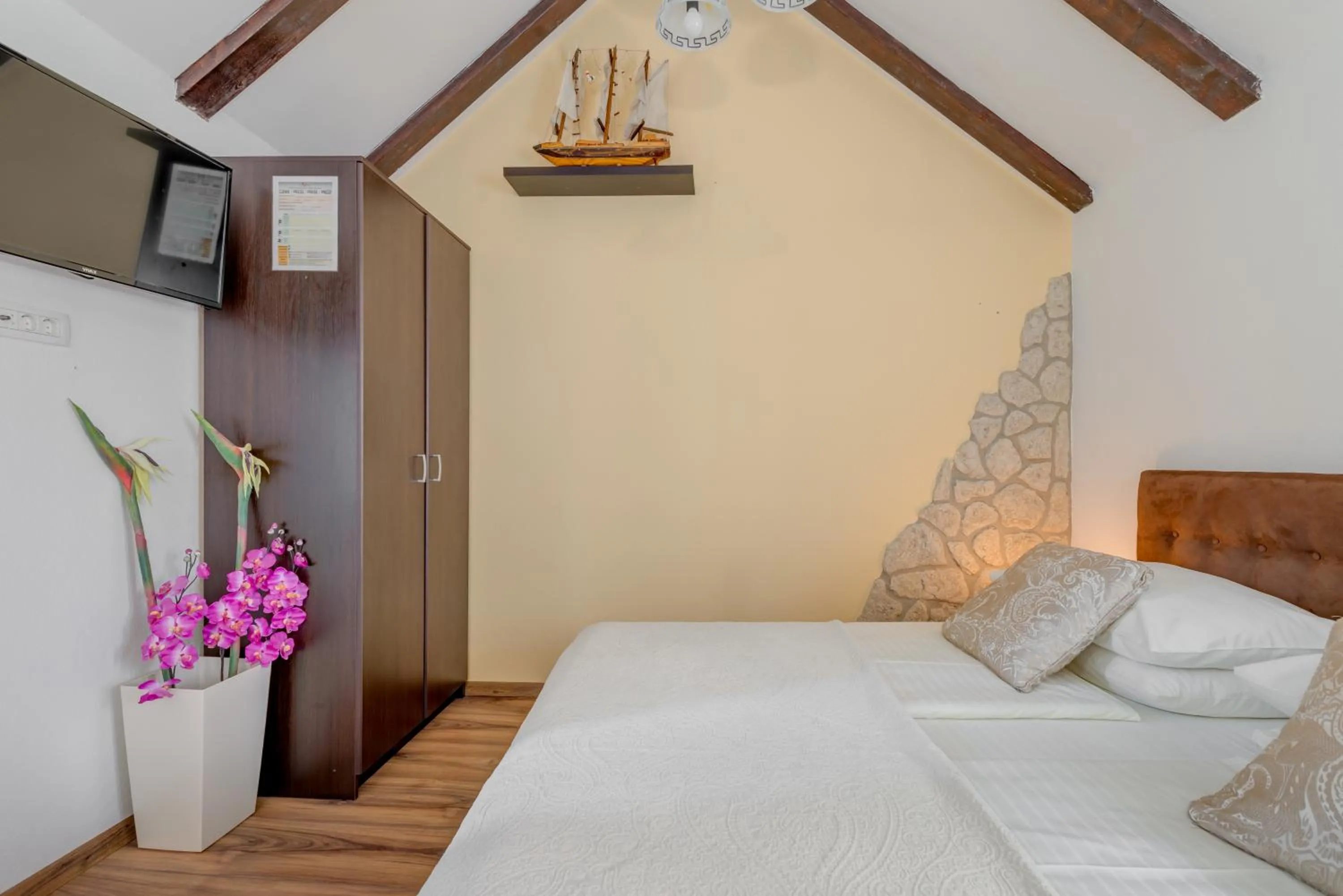 Photo of the whole room, Bed in Guesthouse Imperator