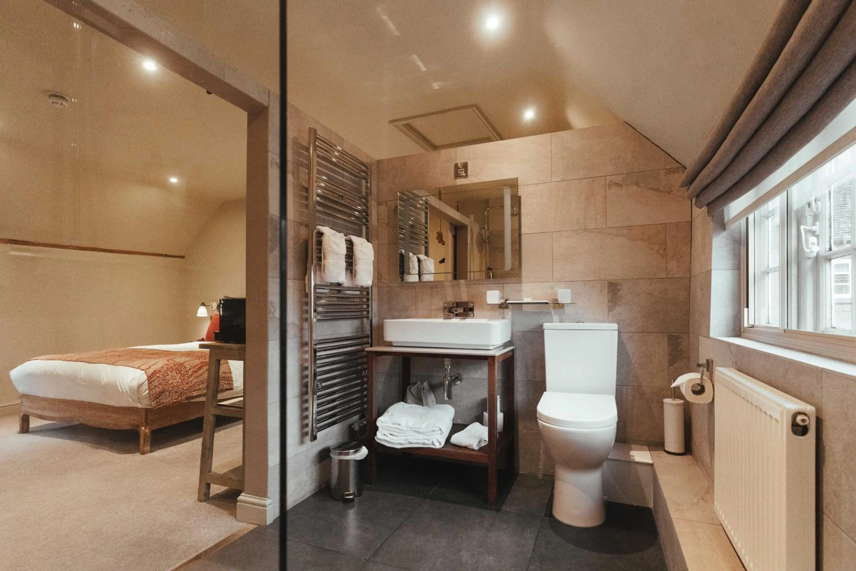 Bathroom, Bed in The Tickled Trout
