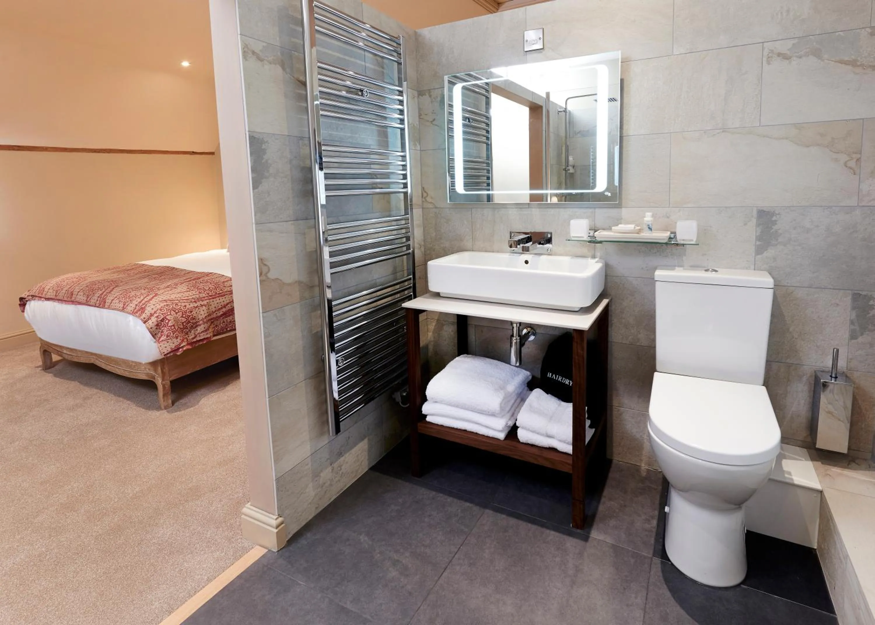 Bathroom, Bed in The Tickled Trout