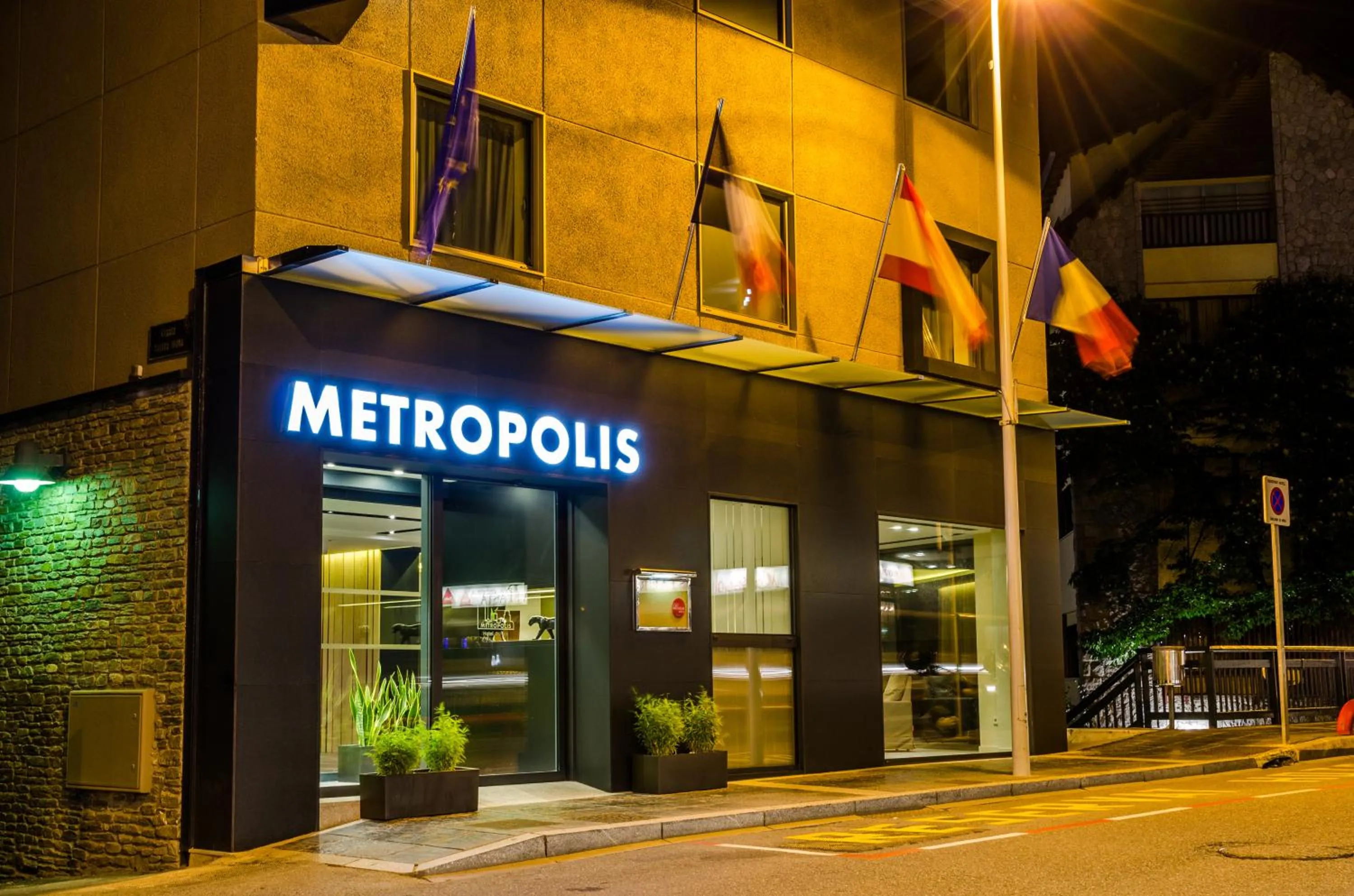 Facade/entrance in Hotel Metropolis