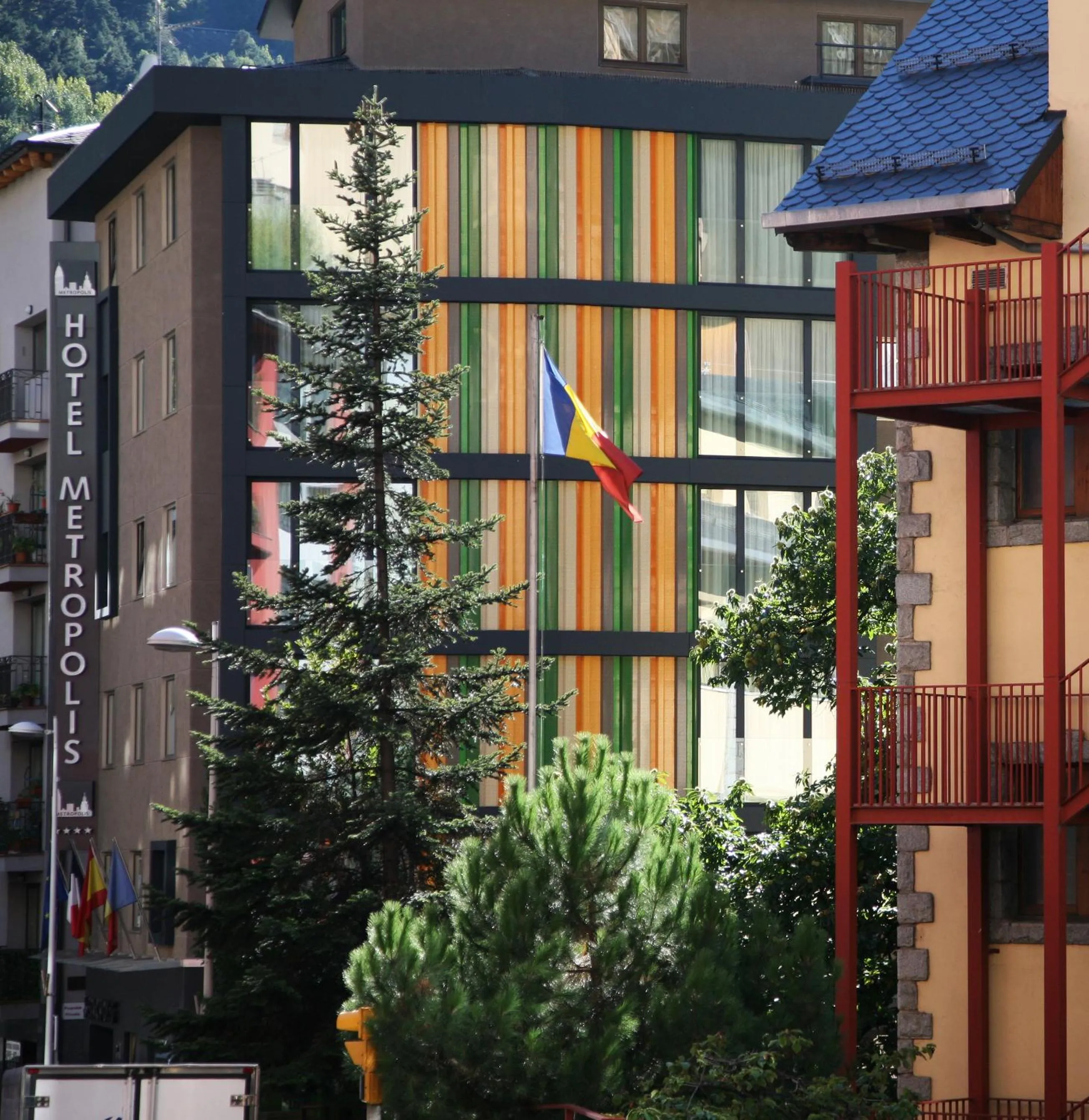 Property building in Hotel Metropolis