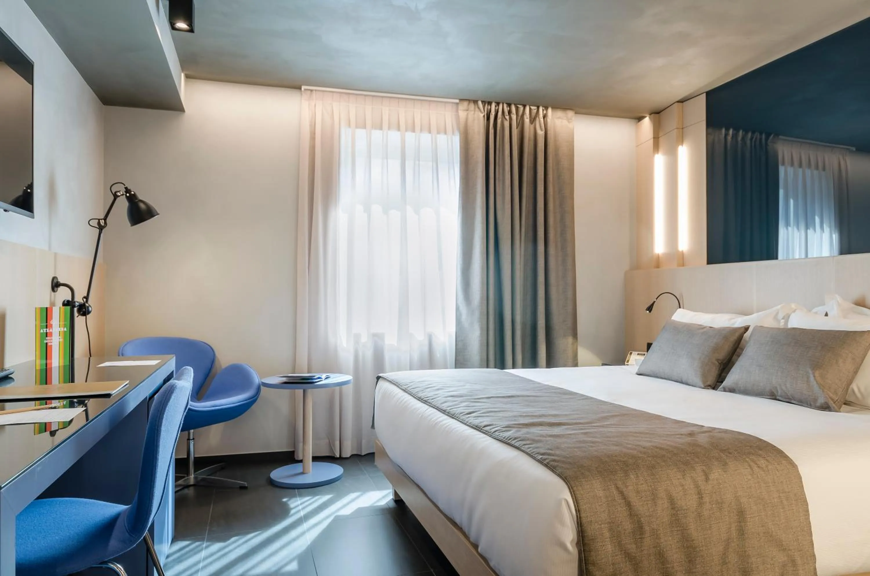 Bed in Hotel Metropolis