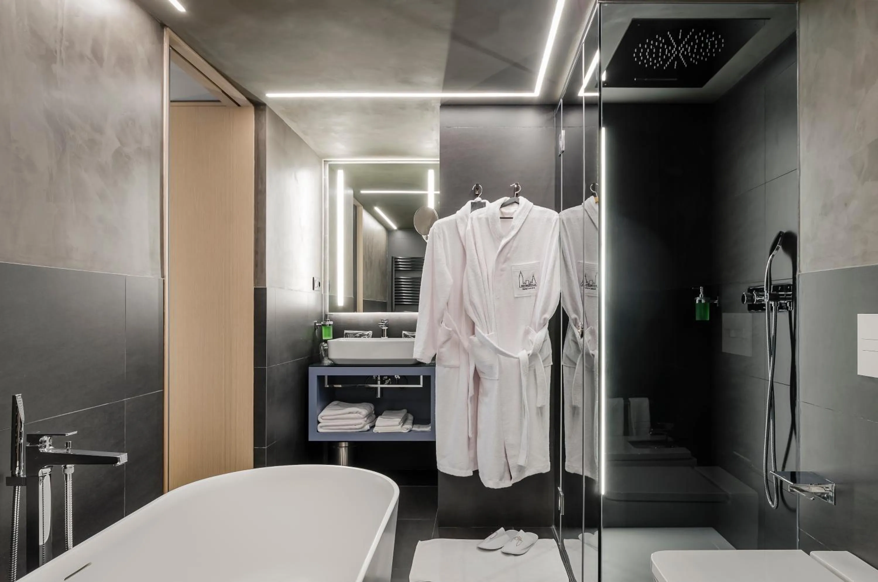 Bed in Hotel Metropolis