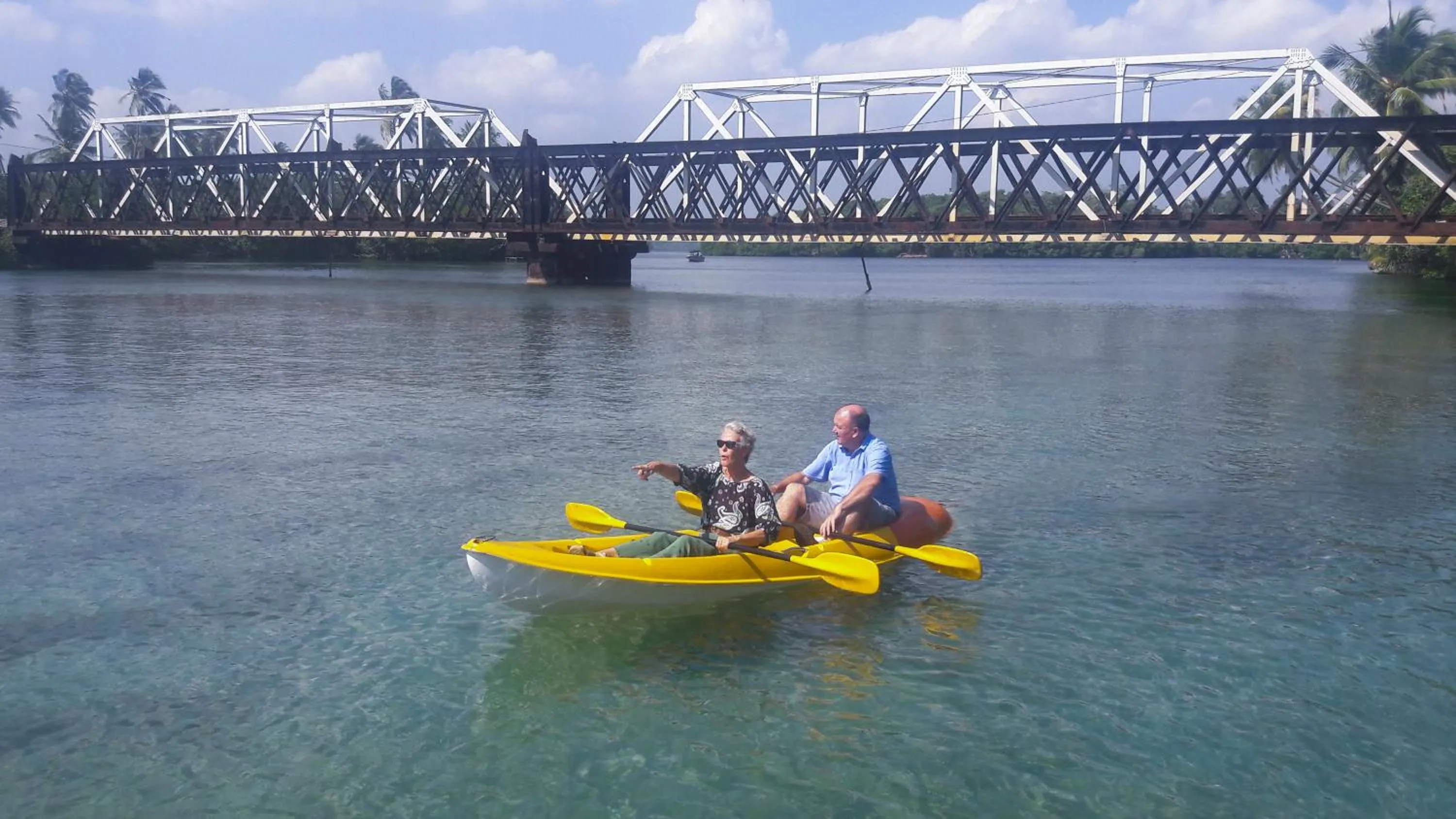 Canoeing in South Lake Resort Koggala