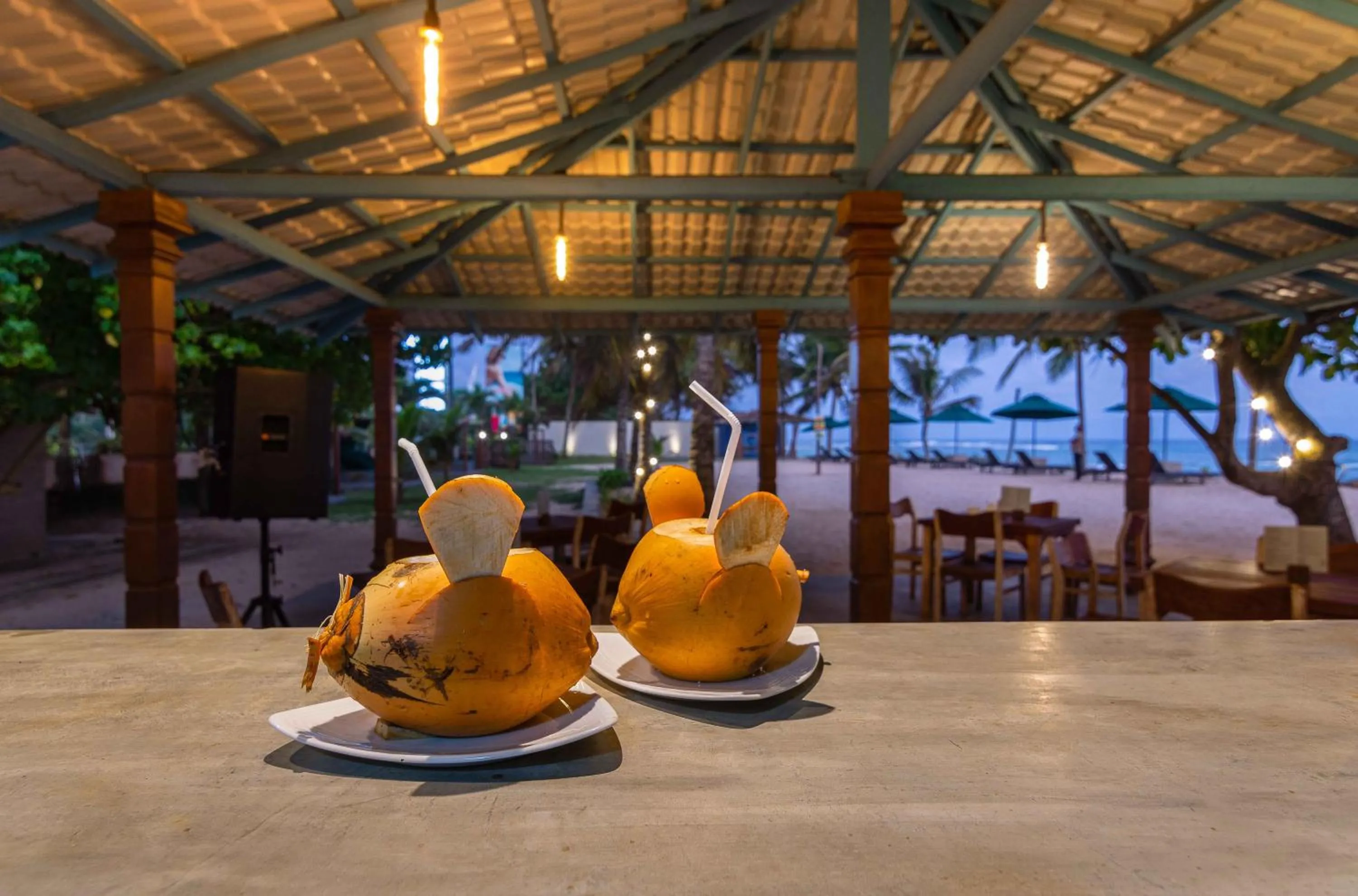 Restaurant/places to eat in South Lake Resort Koggala