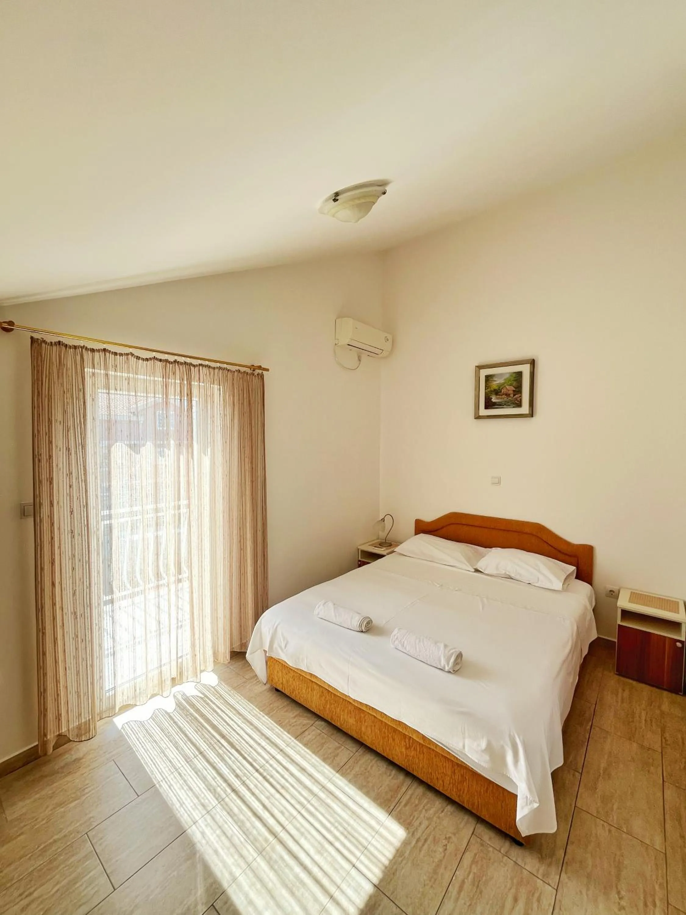 Bed in Apartments Dosljak