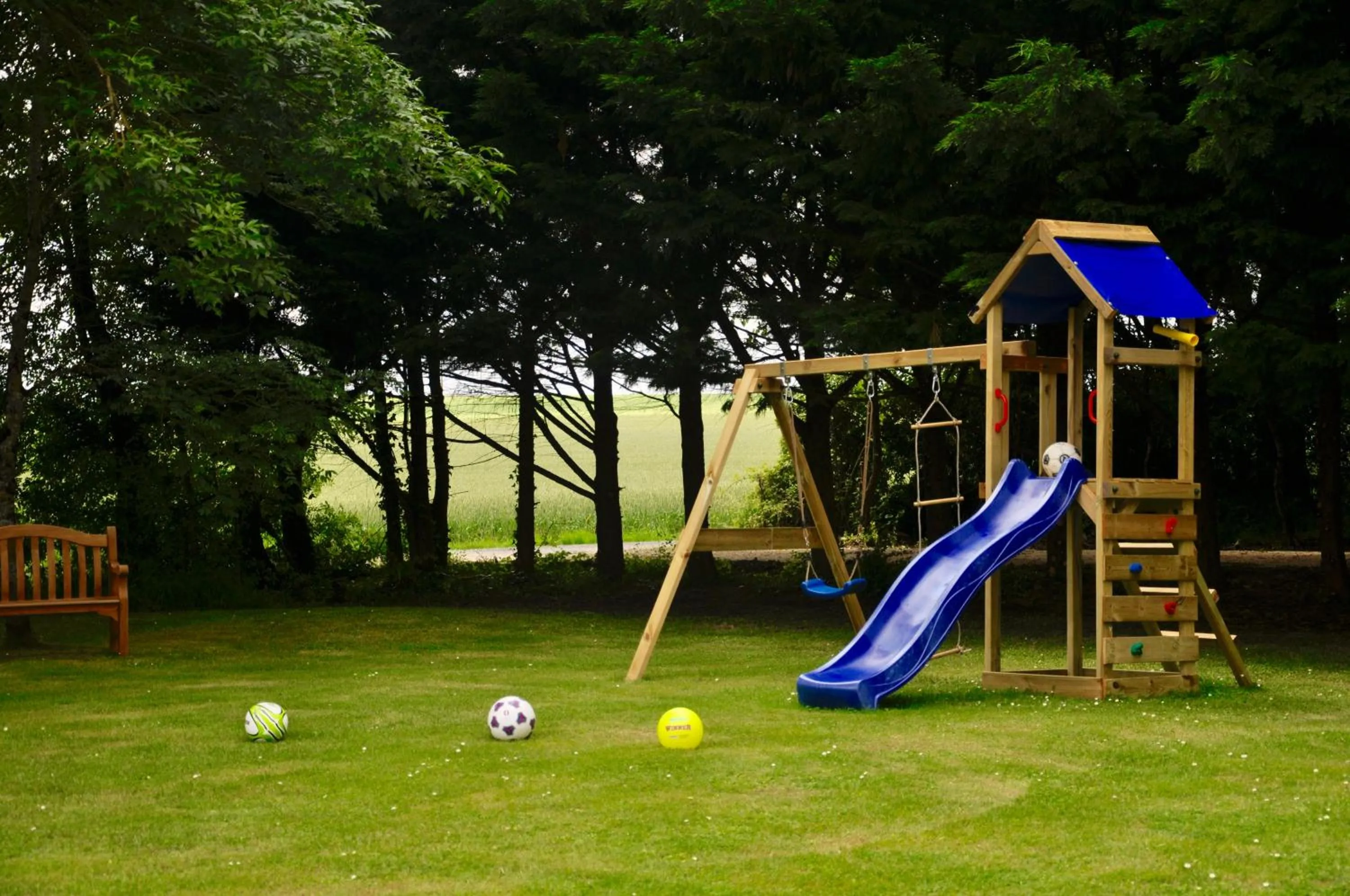 Property building in Chez Fins Bois