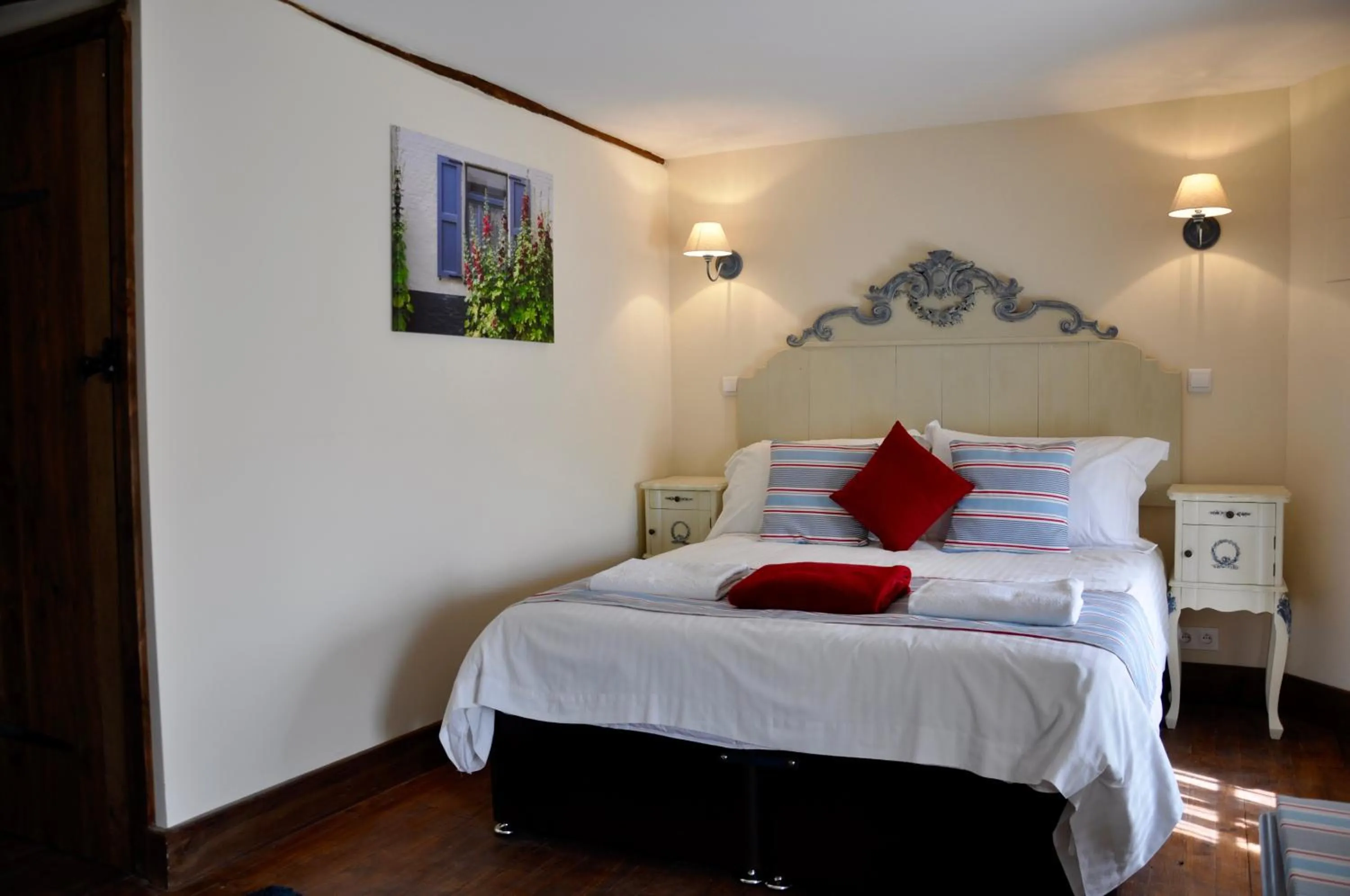 Bedroom, Bed in Chez Fins Bois