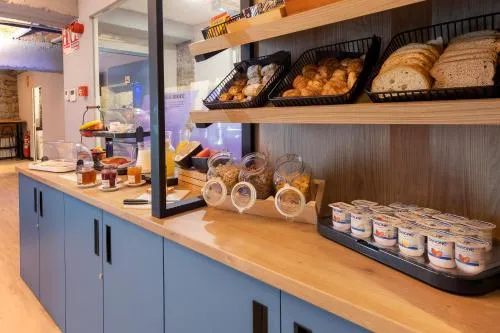 Font Andorra Hostel by Nexta