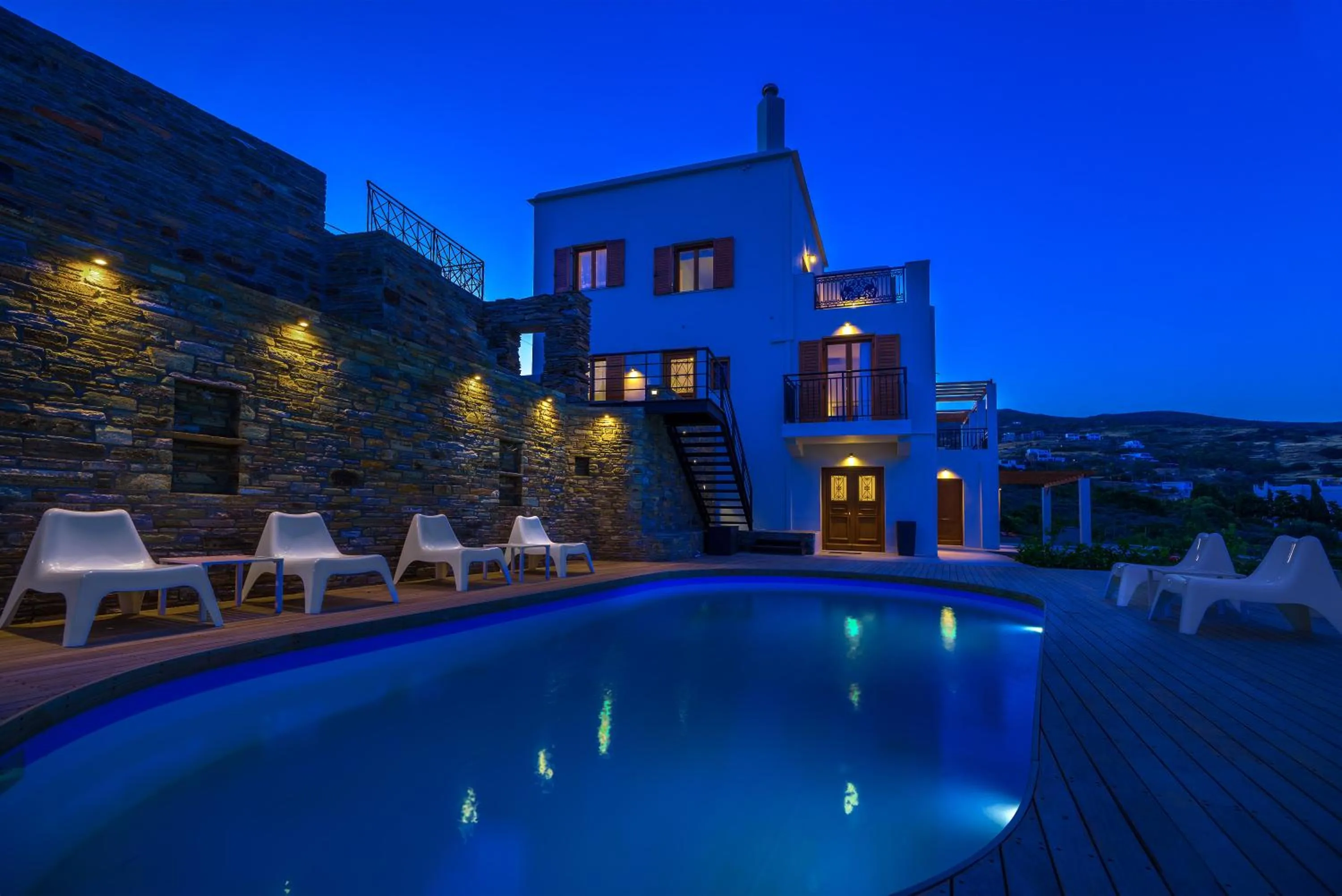 Property building in Belvedere Andros