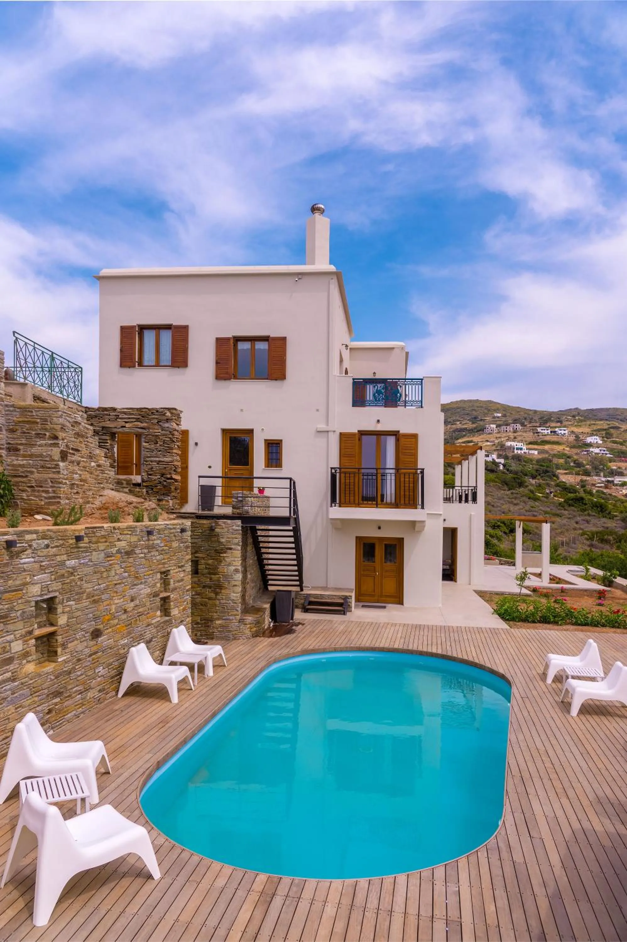 Property building in Belvedere Andros