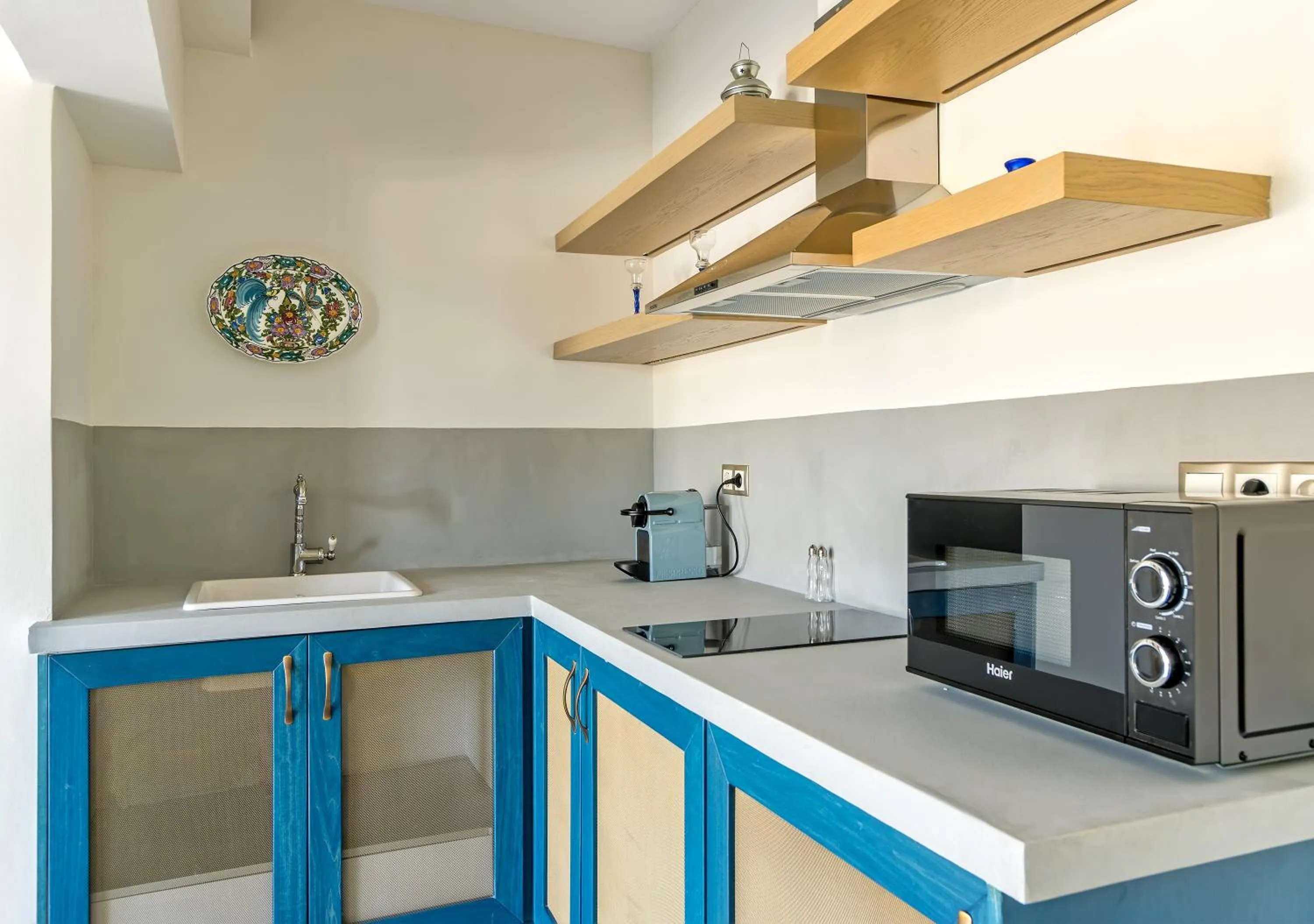 Property building in Belvedere Andros