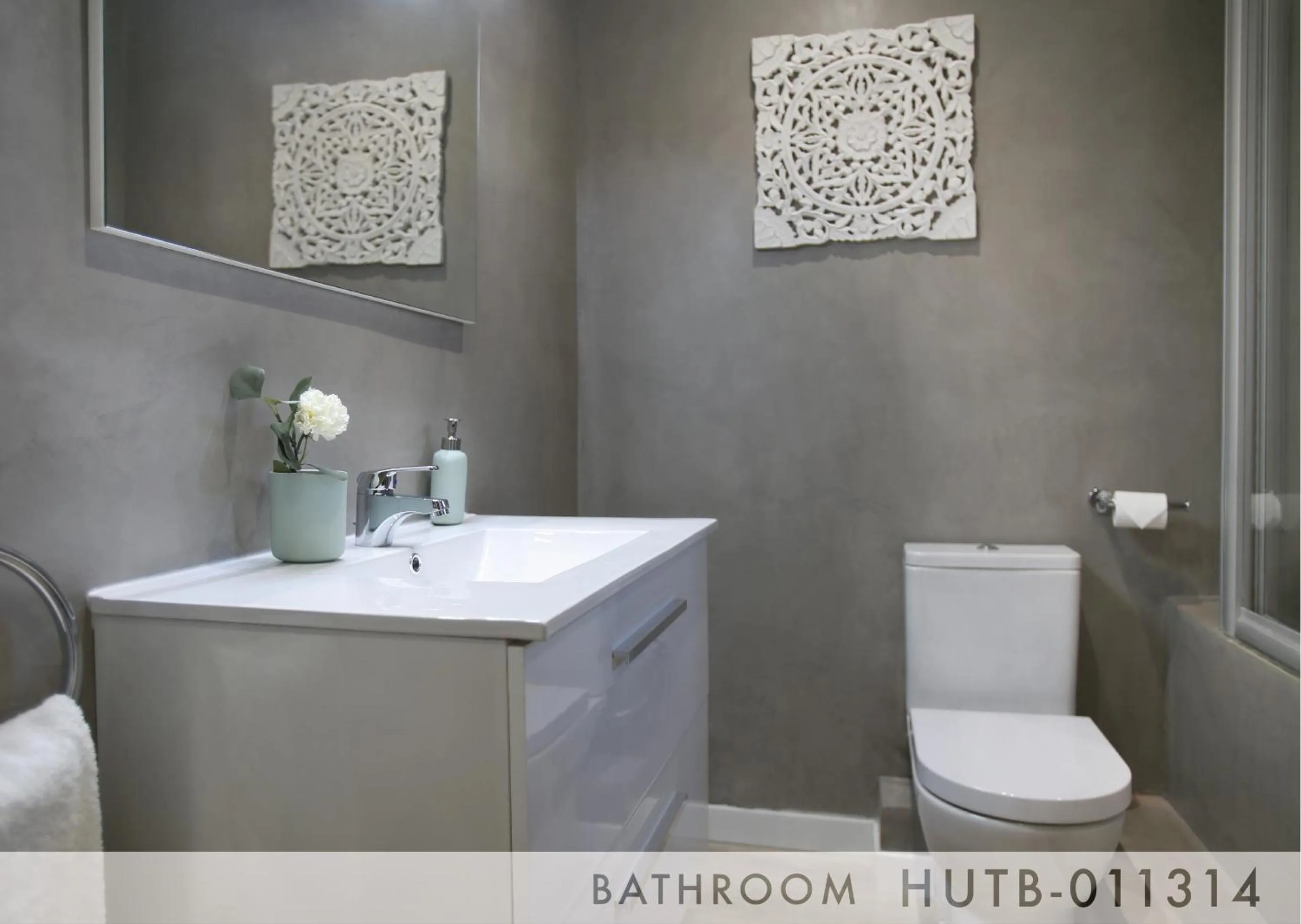 Bathroom in Suite Place Barcelona Còrsega