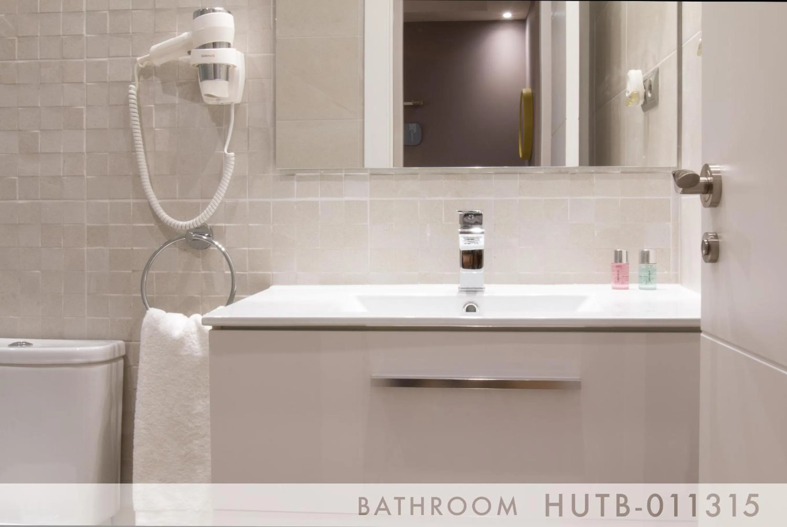 Bathroom in Suite Place Barcelona Còrsega