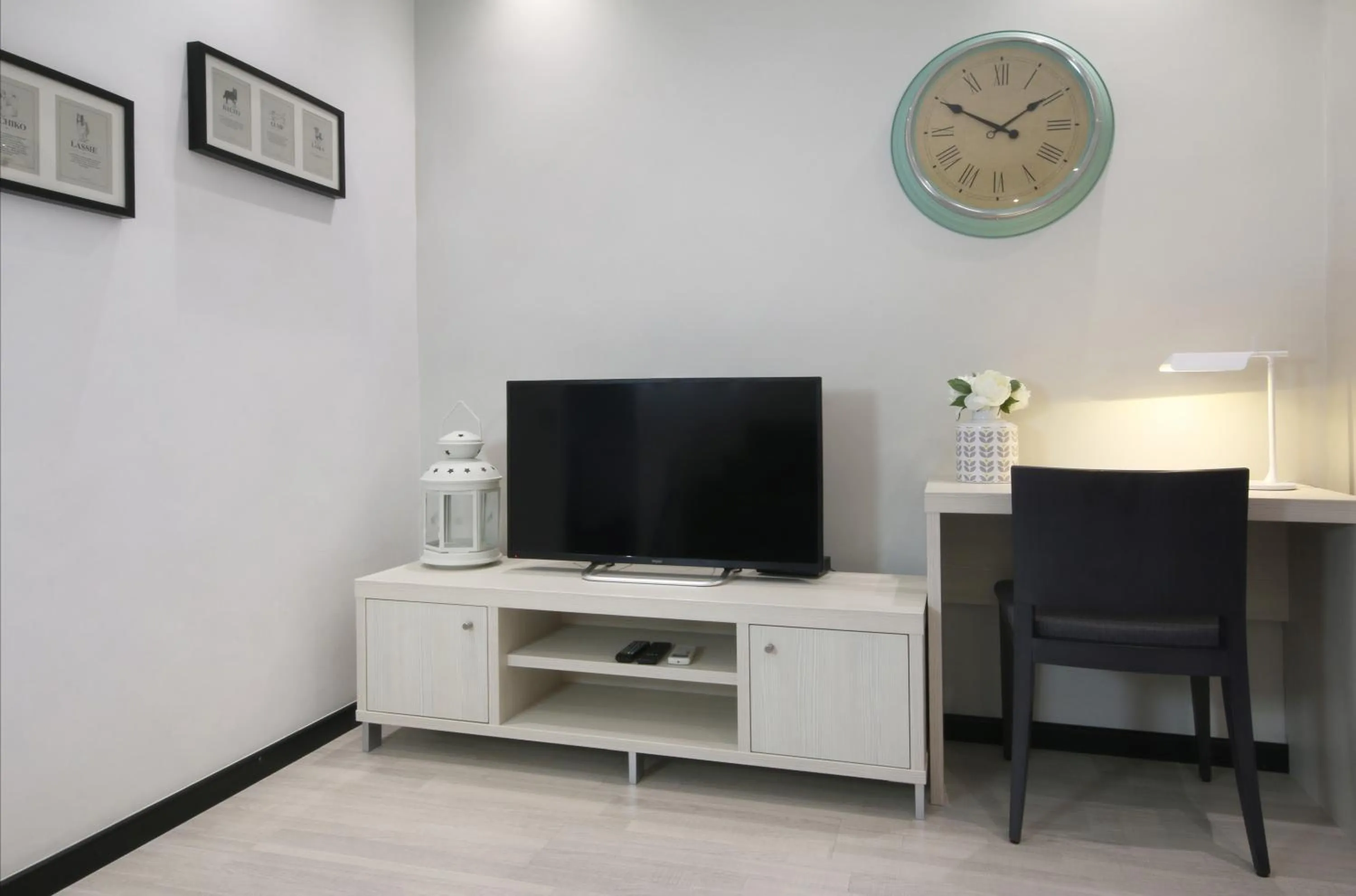 TV and multimedia in Suite Place Barcelona Còrsega