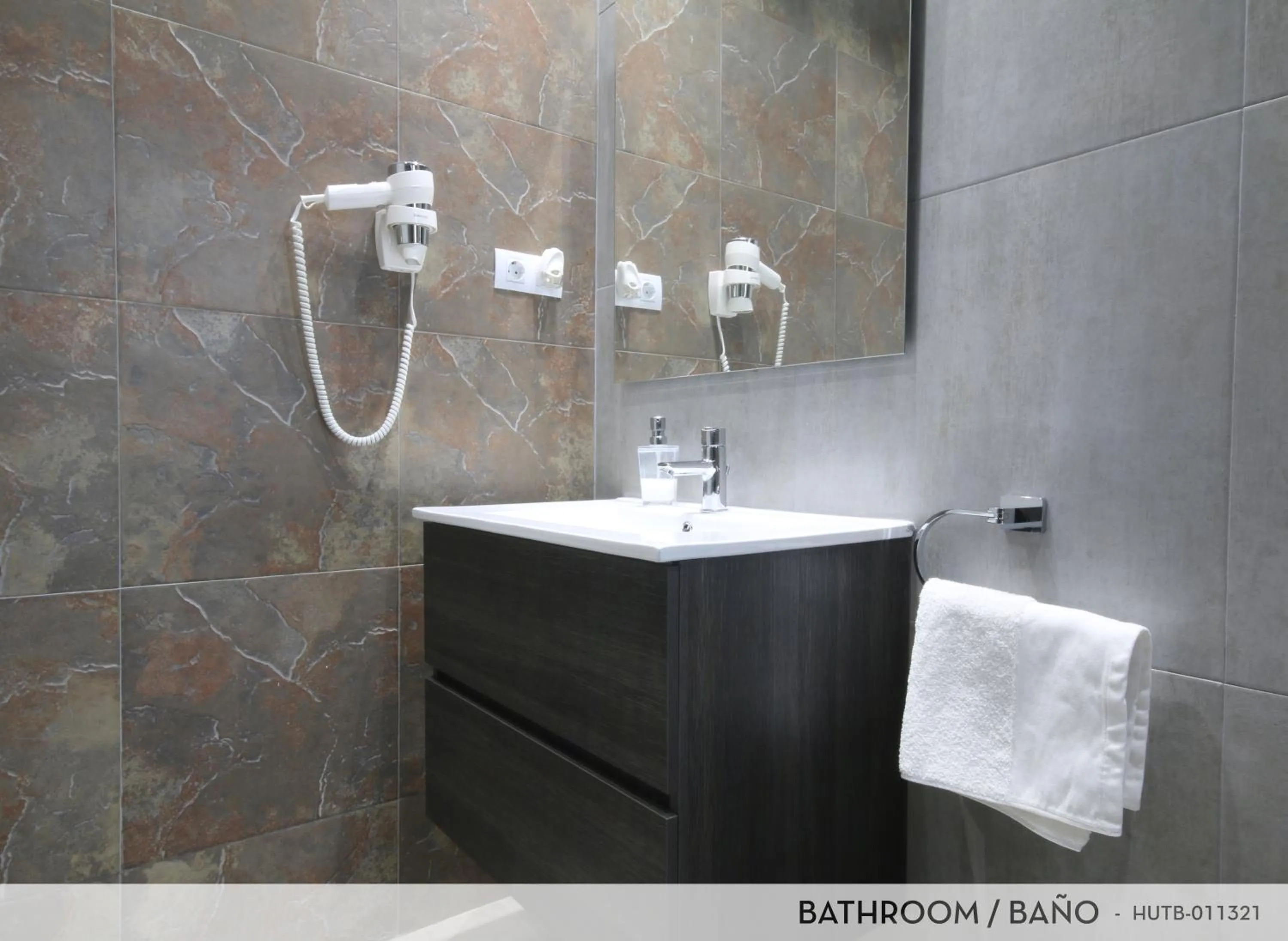 Bathroom in Suite Place Barcelona Còrsega