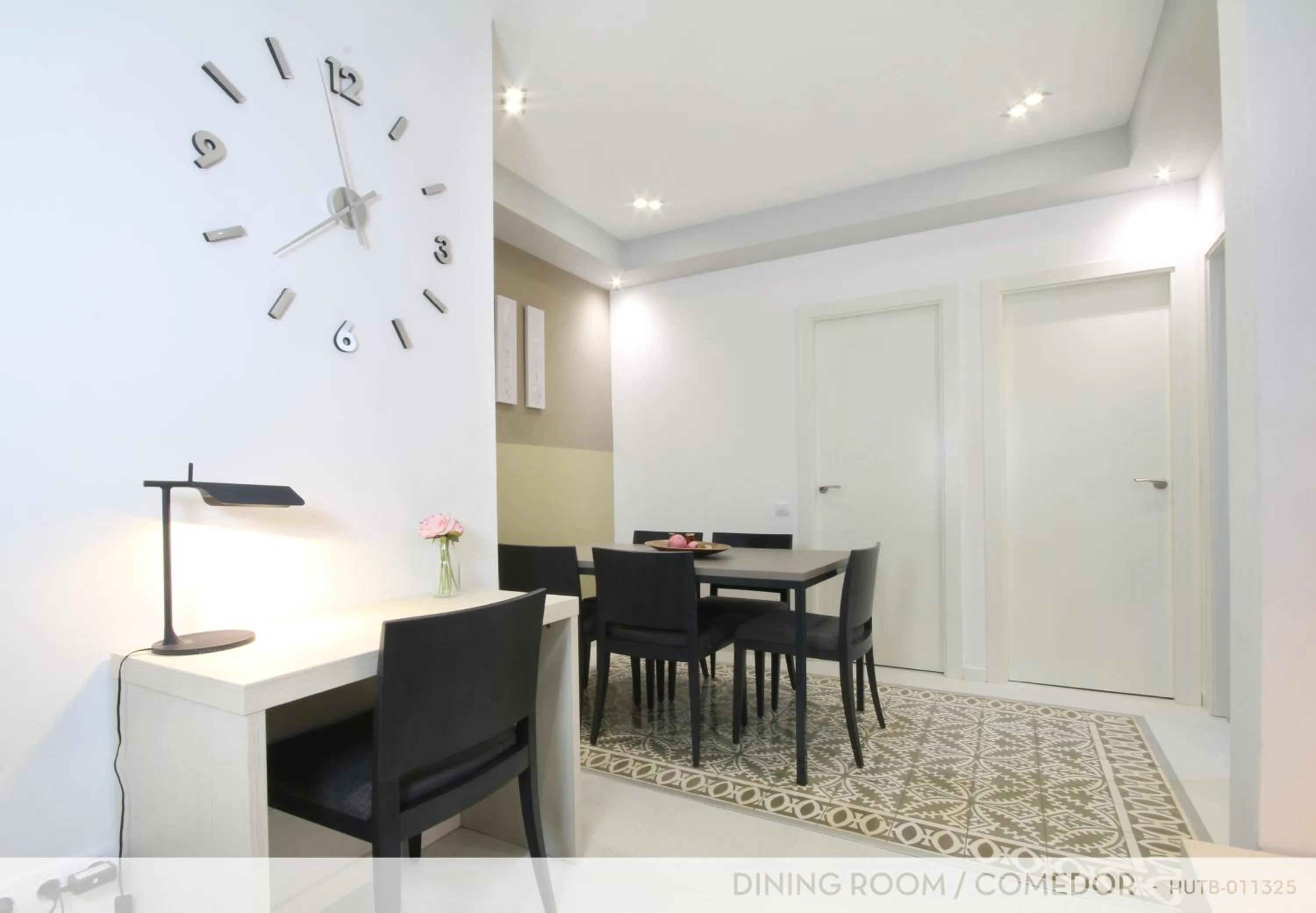 Photo of the whole room in Suite Place Barcelona Còrsega