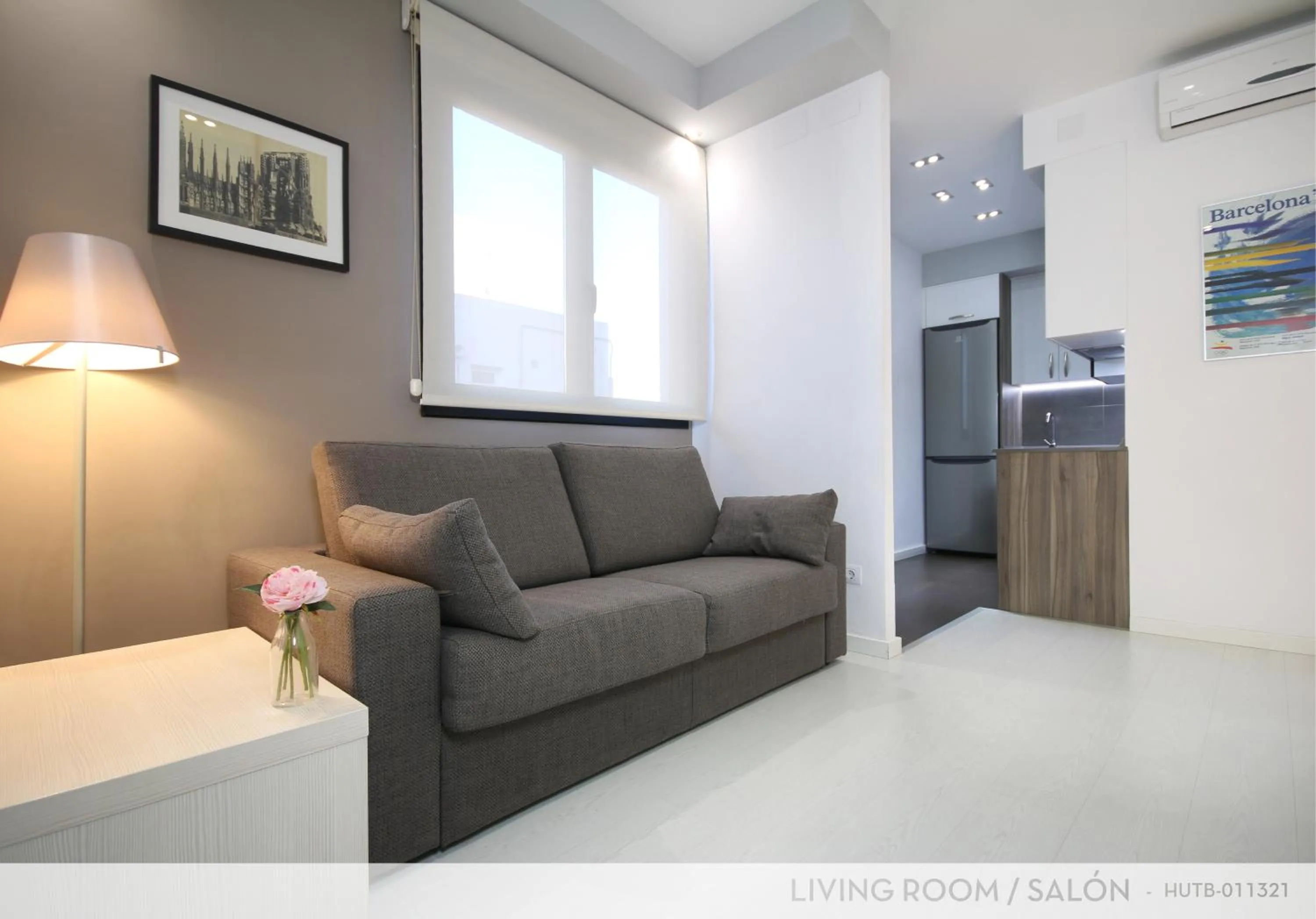 Kitchen or kitchenette in Suite Place Barcelona Còrsega