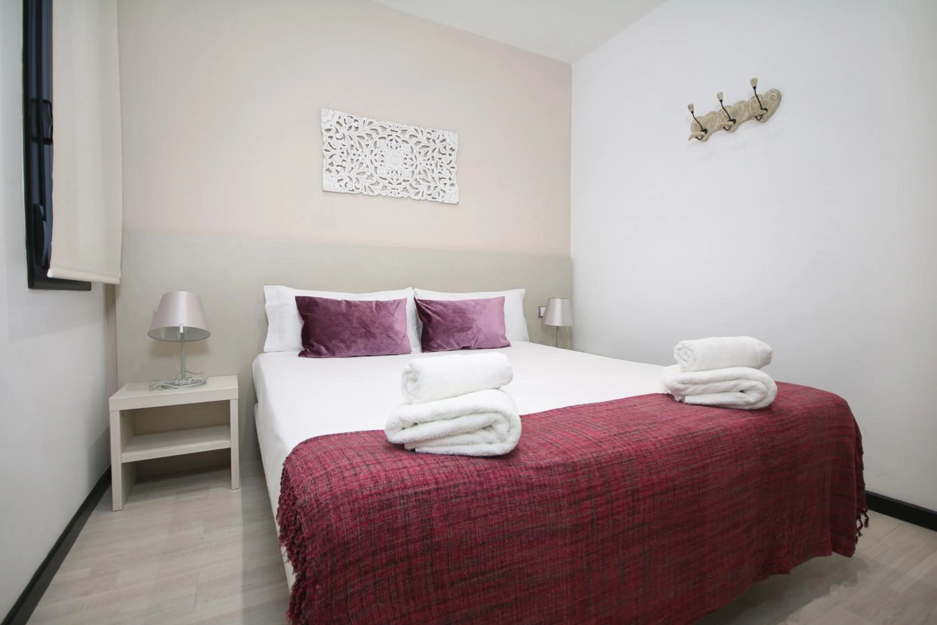 Bed in Suite Place Barcelona Còrsega