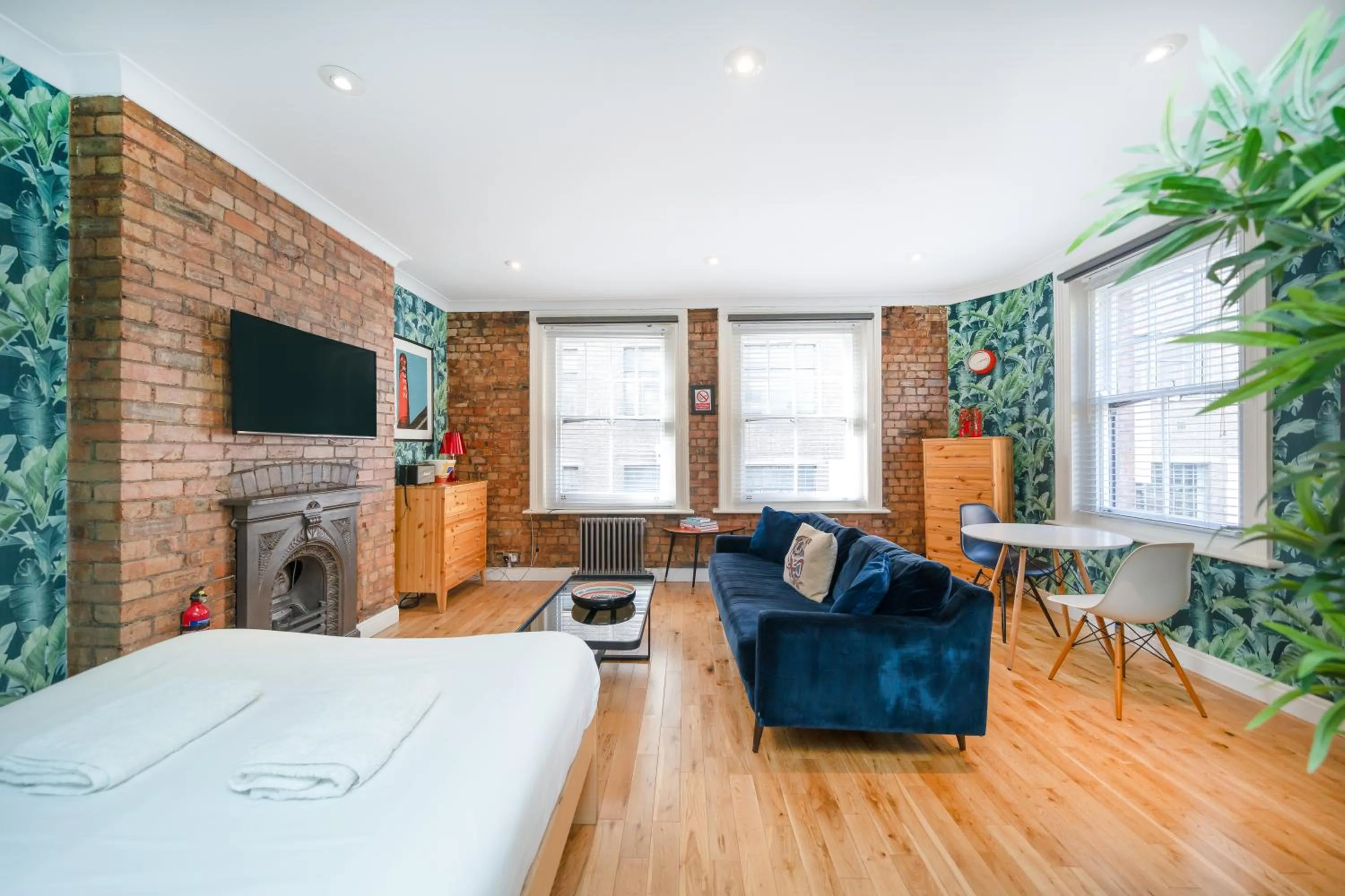 Photo of the whole room in Crashpads Shoreditch Brick Lane Mini Lofts